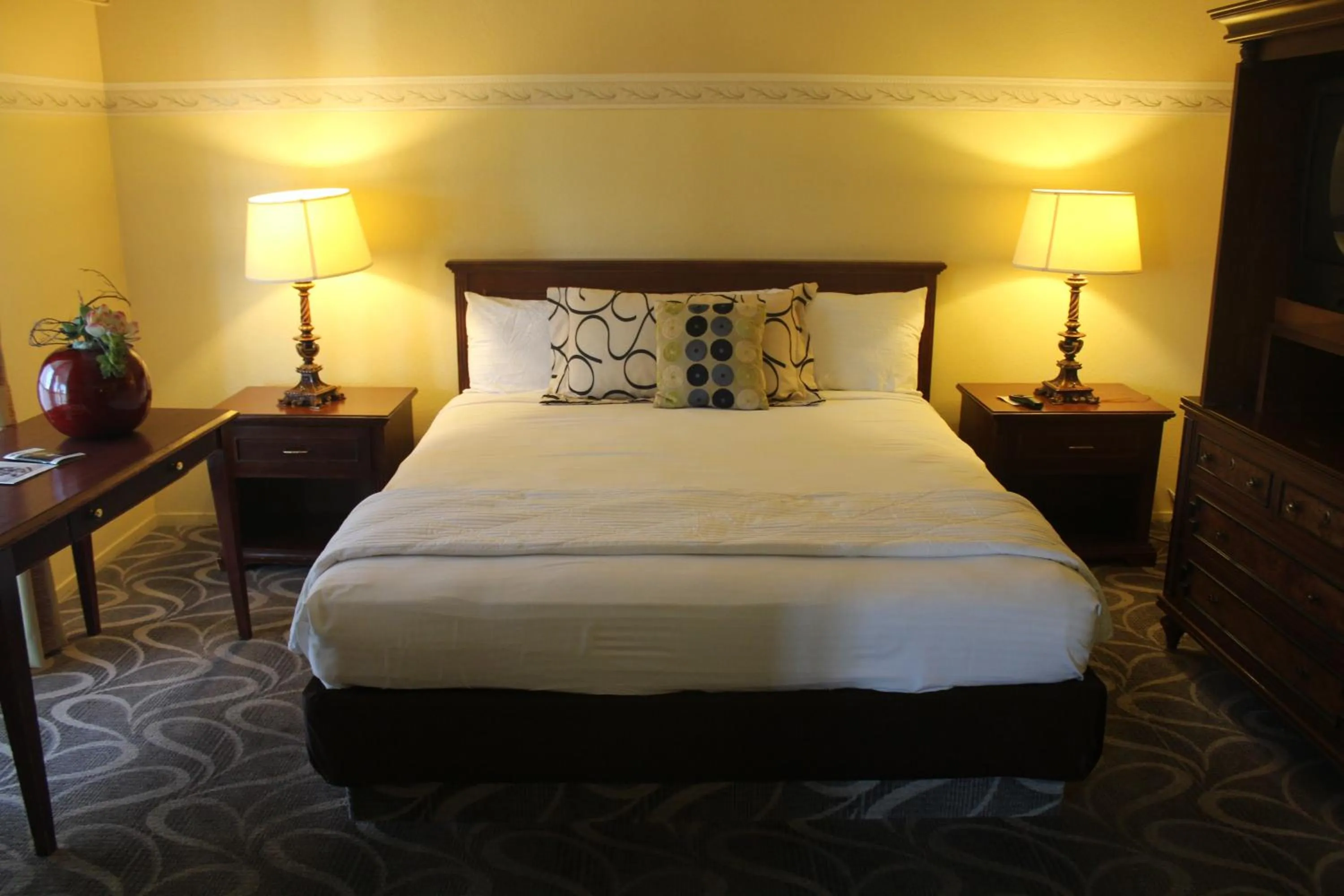 Bed in Shalimar Hotel of Las Vegas