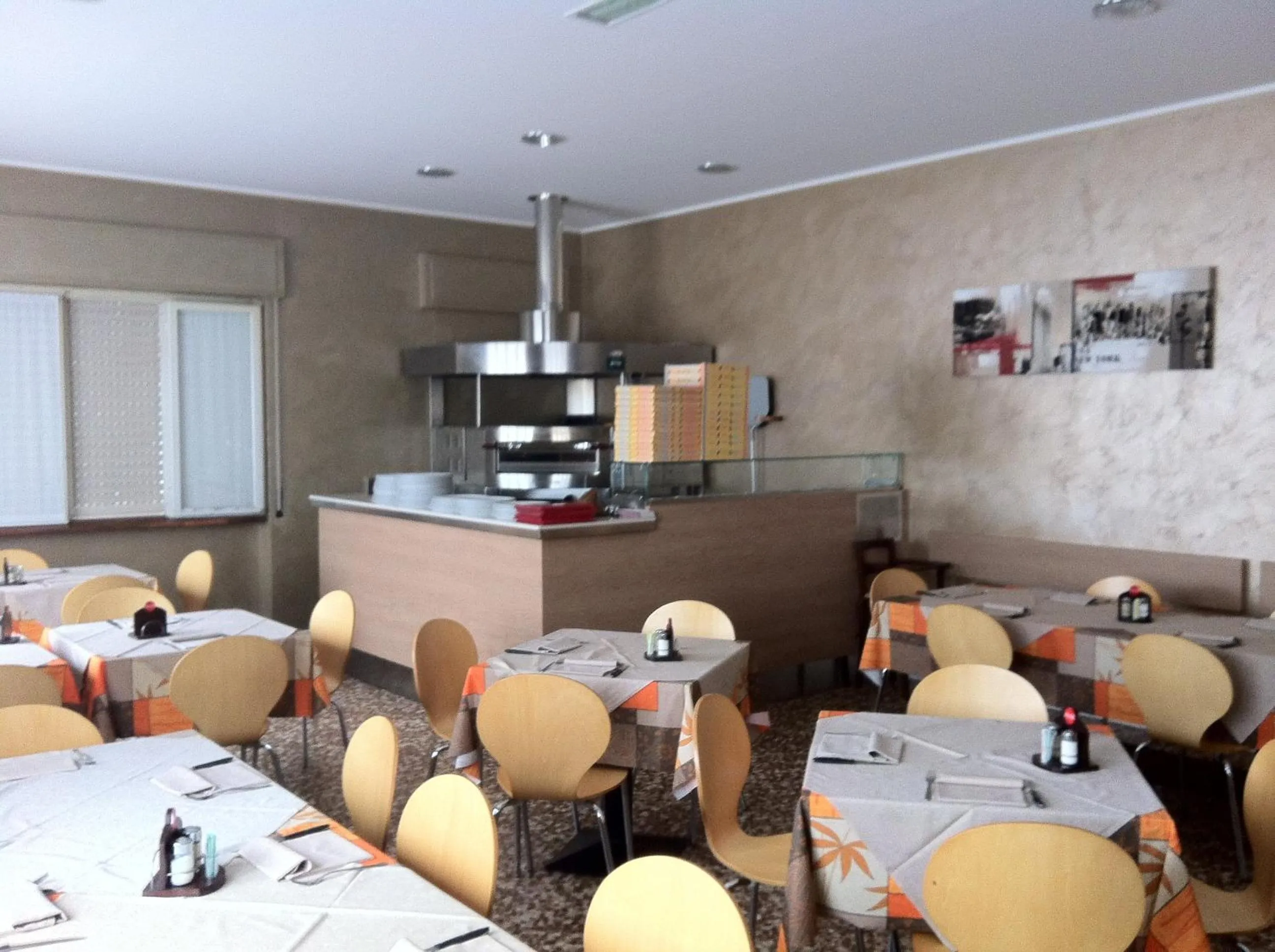 Restaurant/places to eat in Albergo Cristallo
