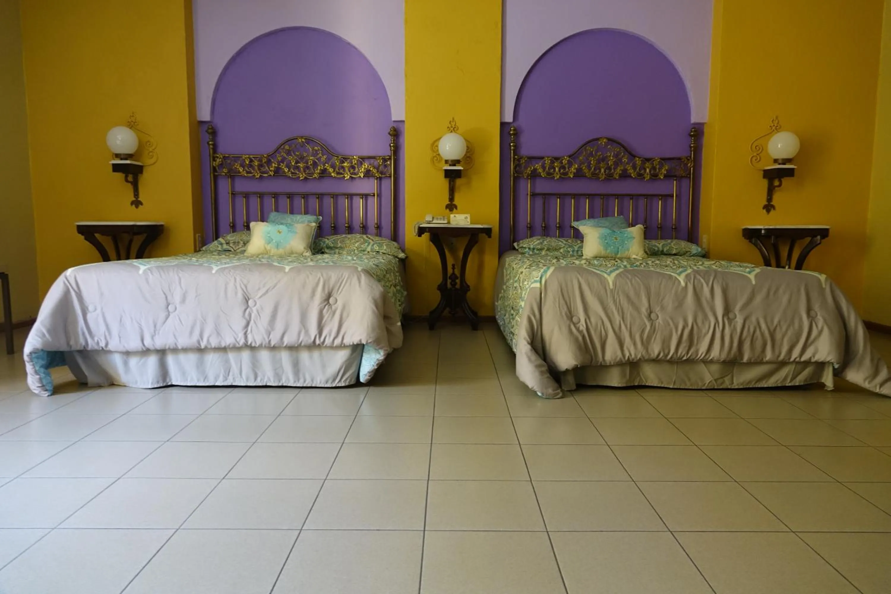 Photo of the whole room, Bed in Hotel America