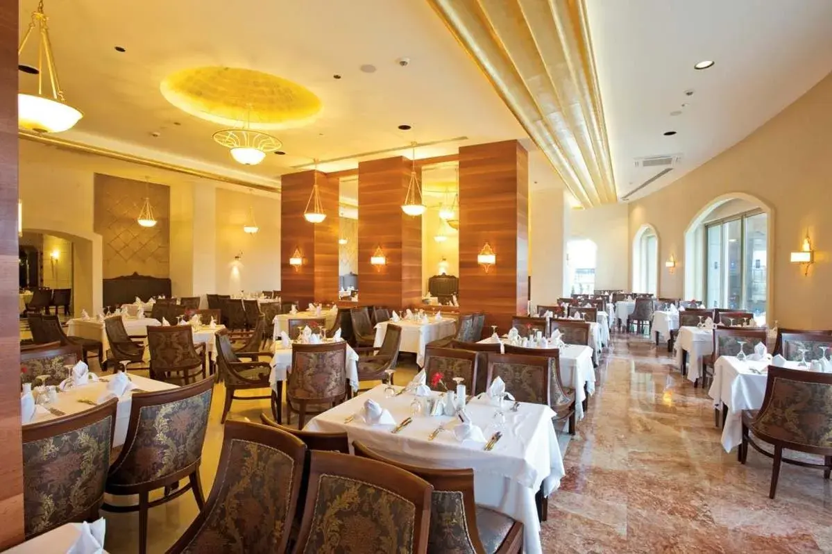 Restaurant/places to eat in Melas Lara Hotel Restaurant/places to eat in Melas Lara Hotel