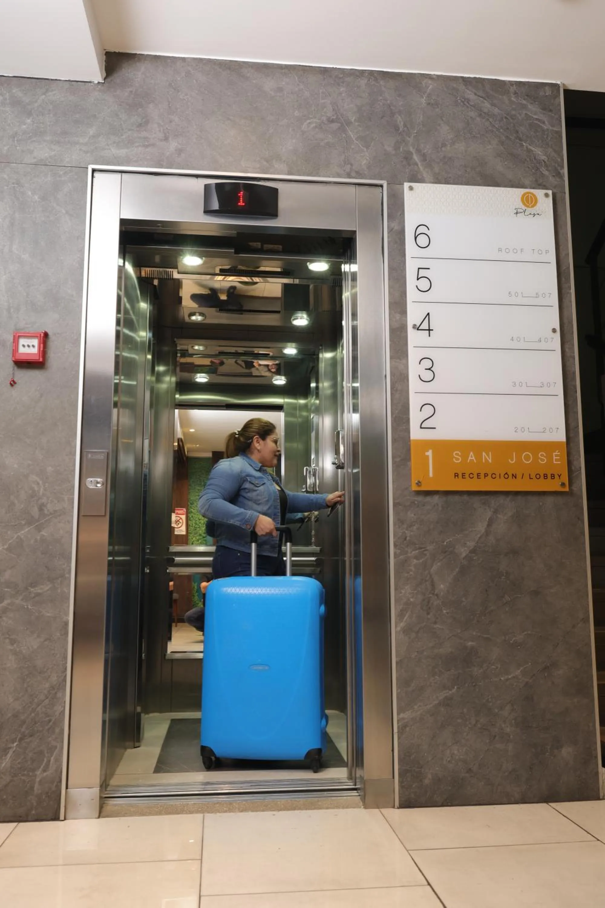 People in Hotel Cultura Plaza