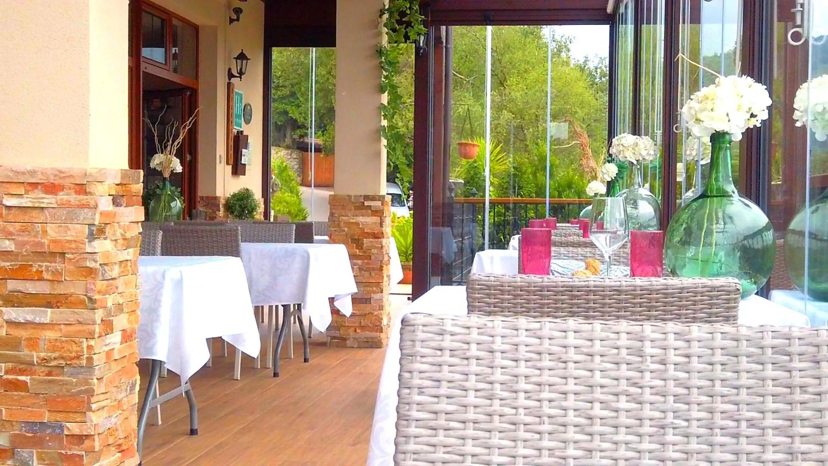 Restaurant/places to eat in Hotel Rural Playa de Aguilar