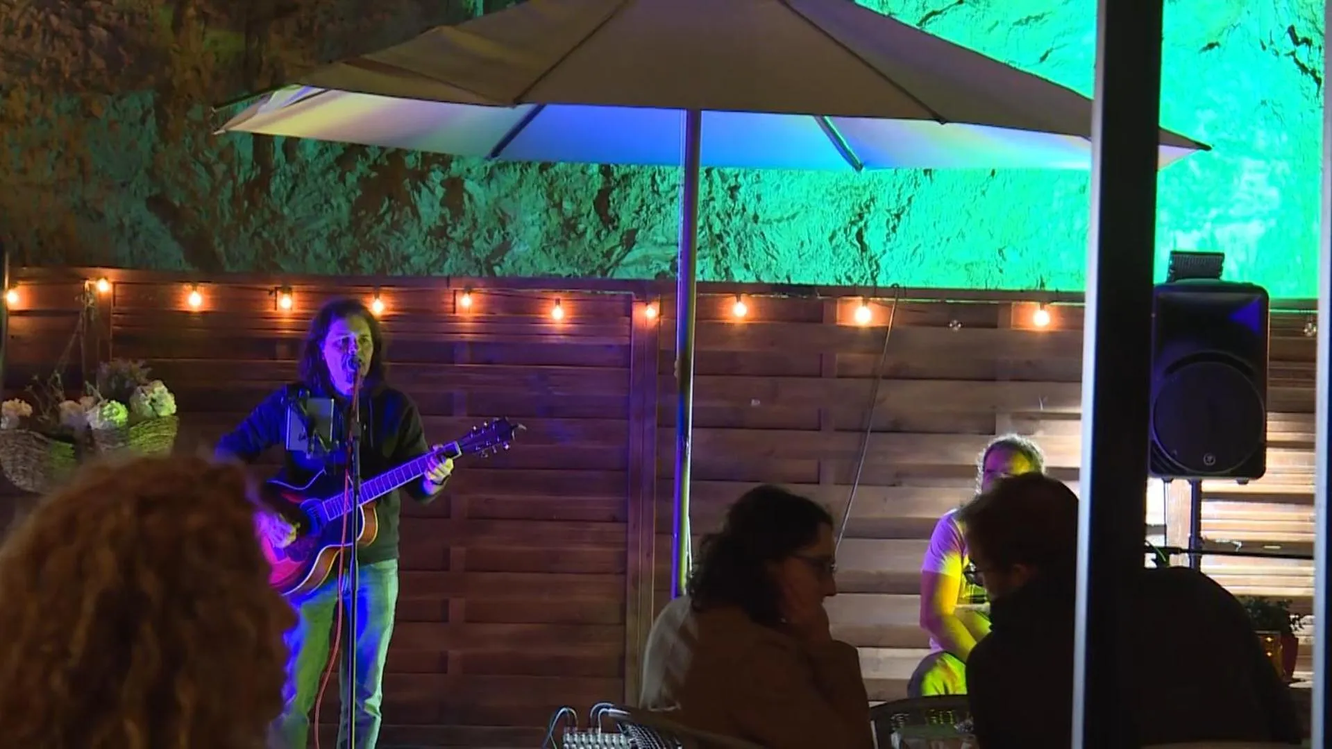 Evening entertainment in Hotel Rural Playa de Aguilar