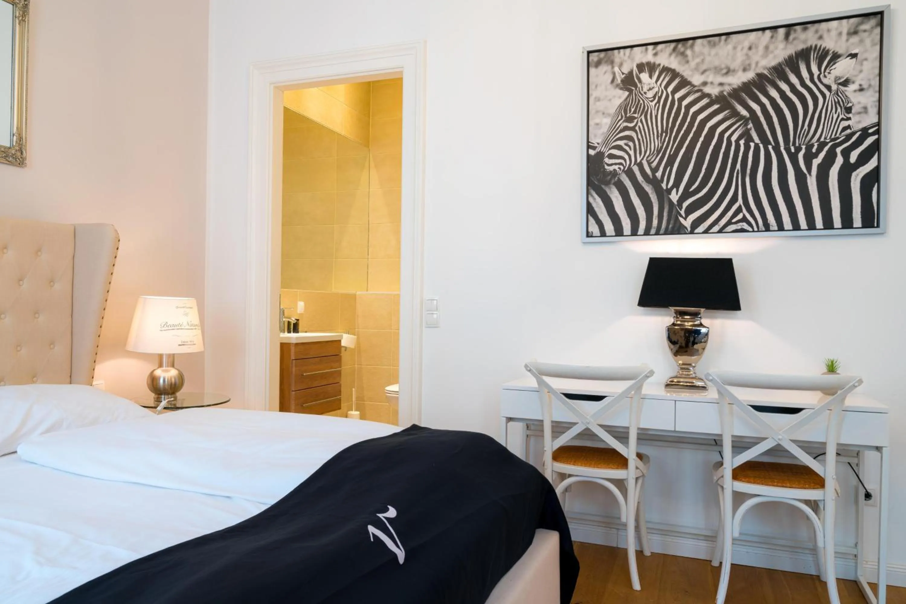 Bed in Vienna Residence, Naschmarkt - Museumsquartier