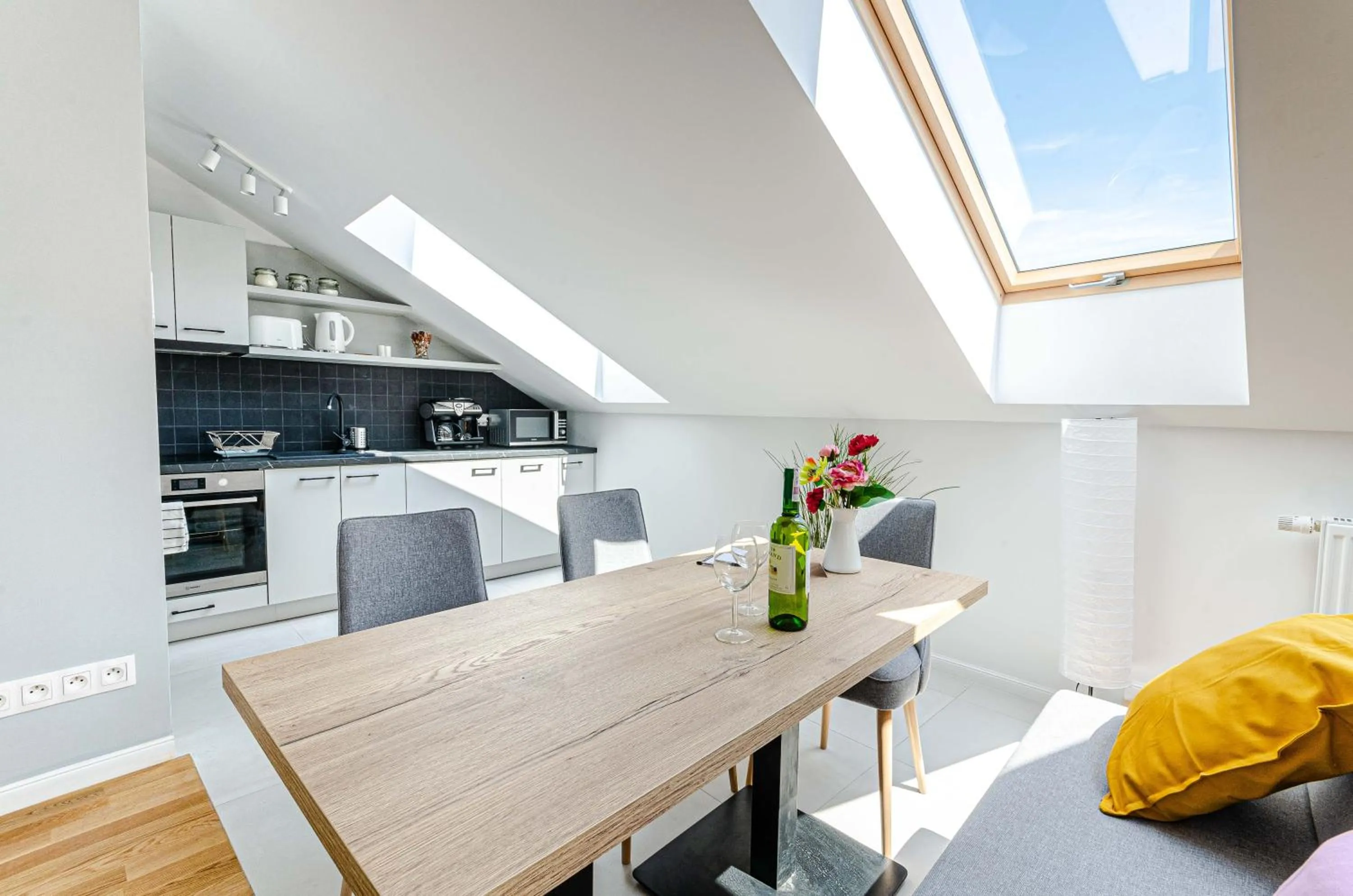 Kitchen or kitchenette in Old Town Vistula Premium Apartments