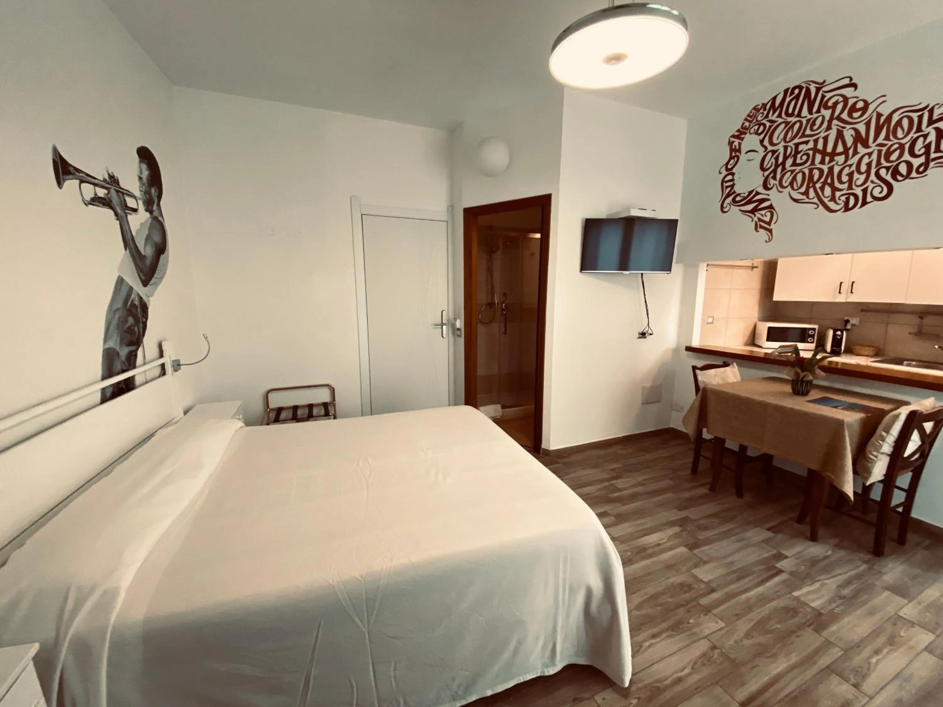 TV and multimedia, Bed in Locanda degli Artisti