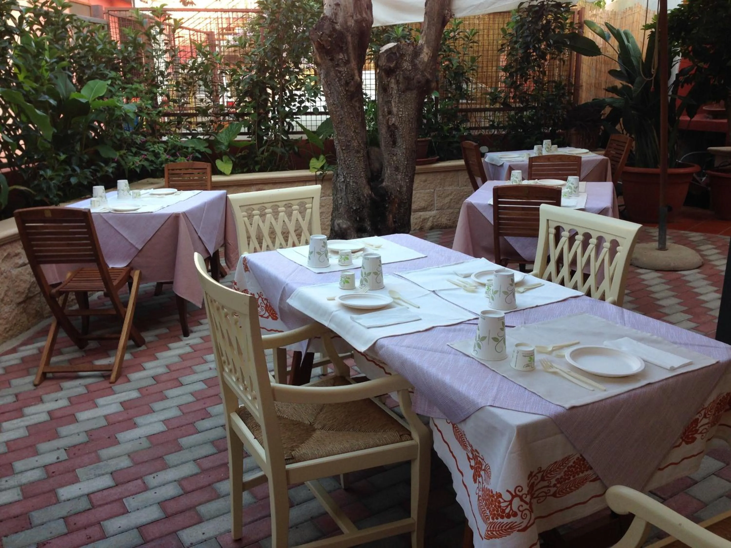 Restaurant/places to eat in Locanda degli Artisti