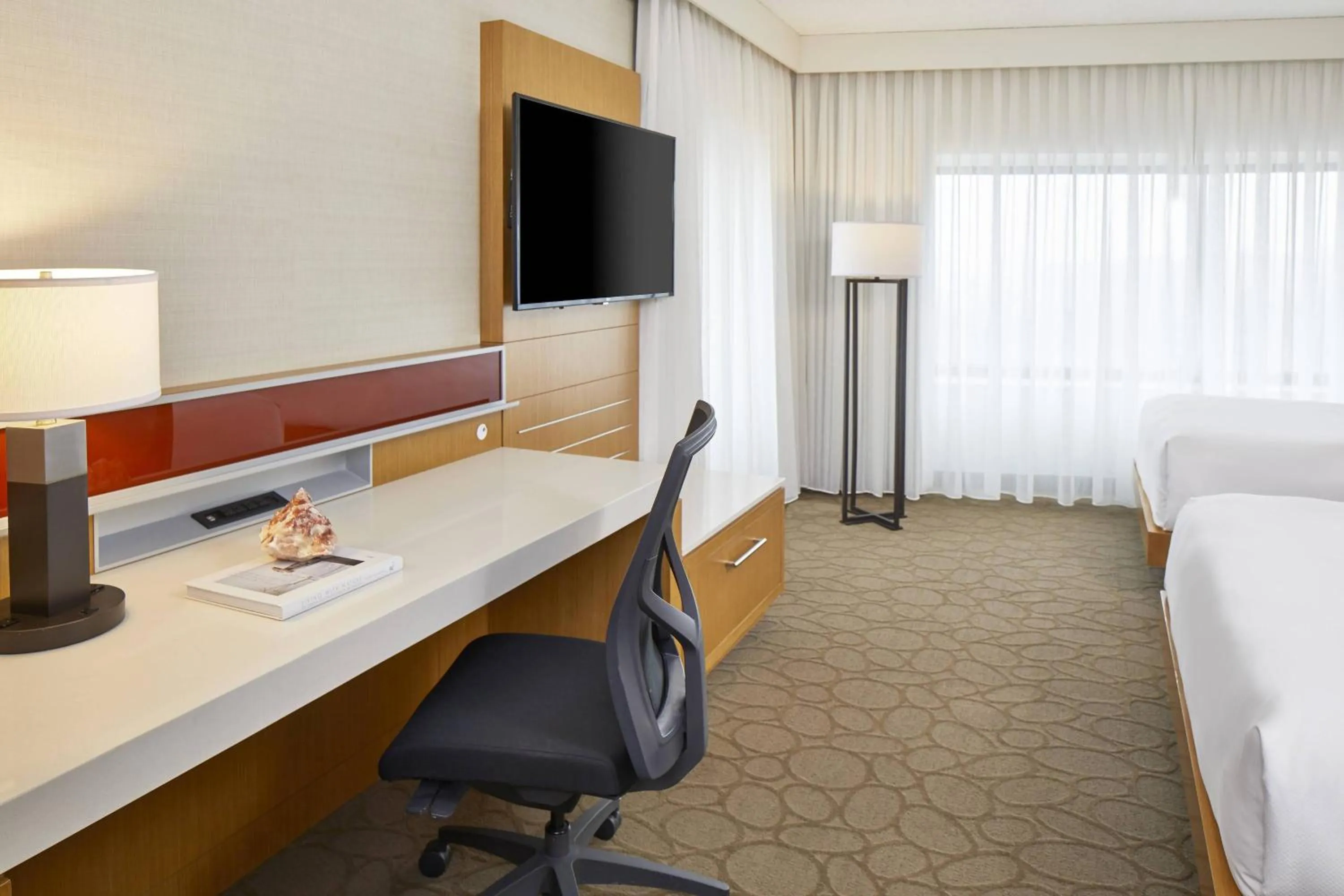 Bedroom, Bed in Renaissance Chicago Glenview Suites Hotel