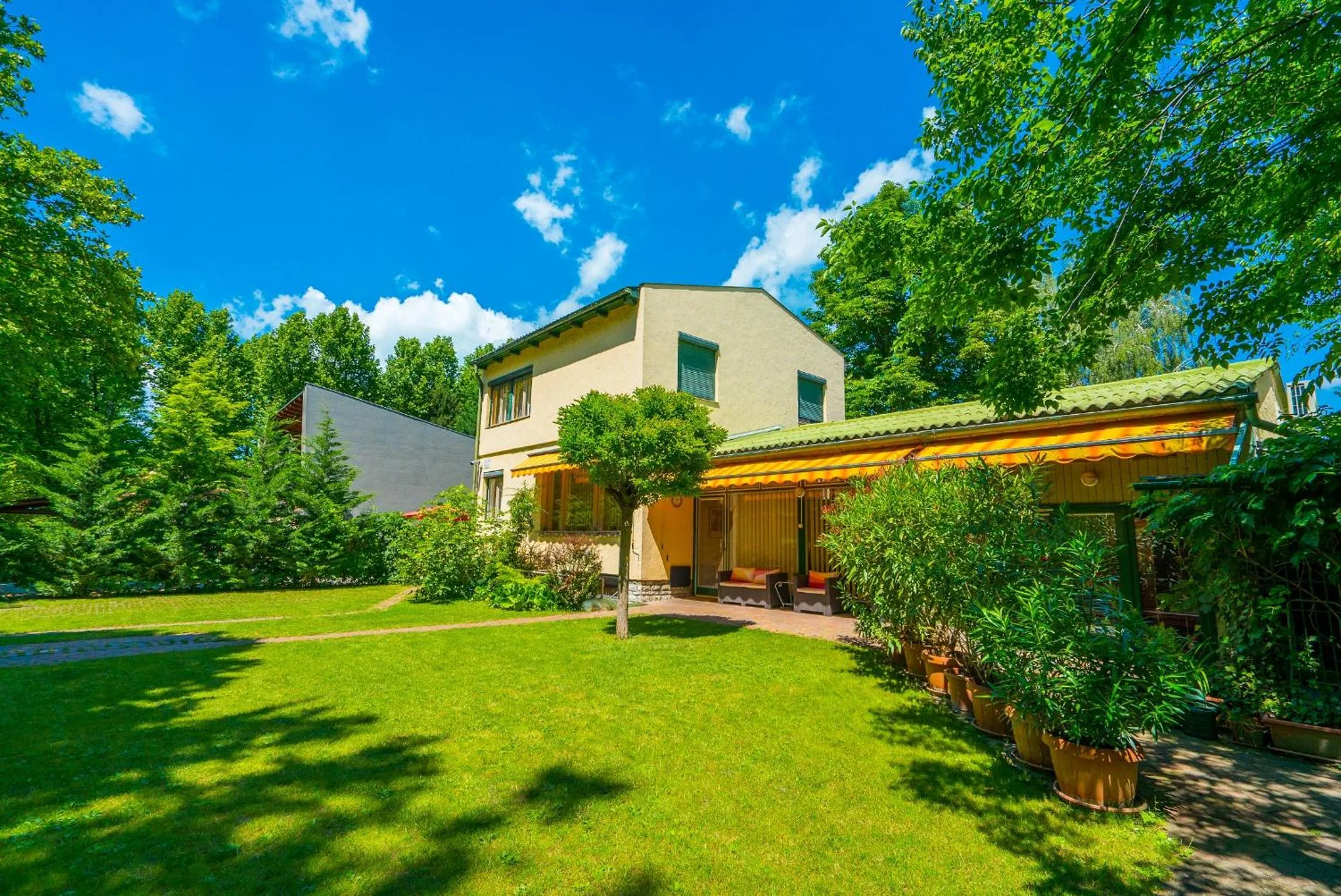 Property building in Villa Mária Vendégház