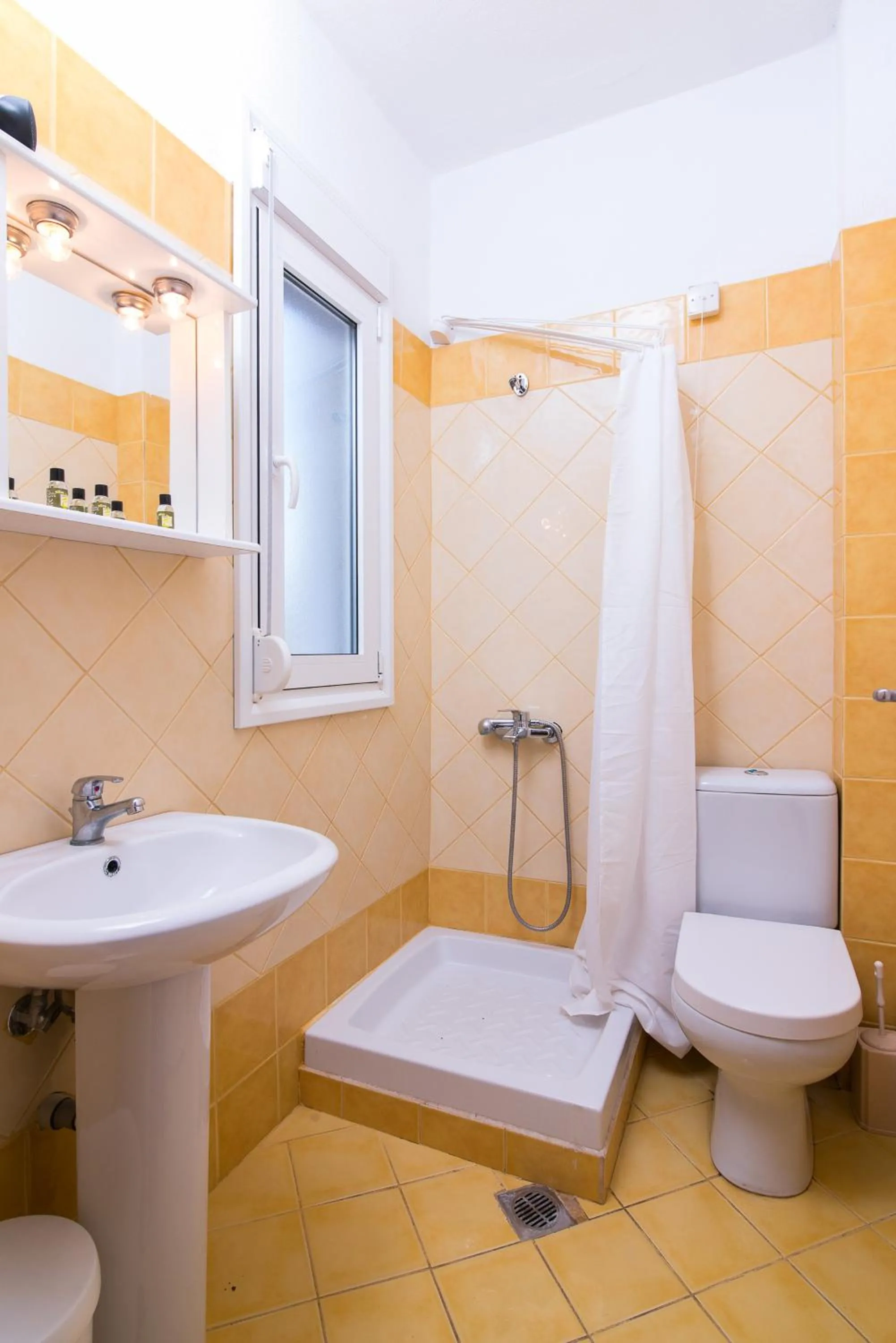 Bathroom in Villa Platanos