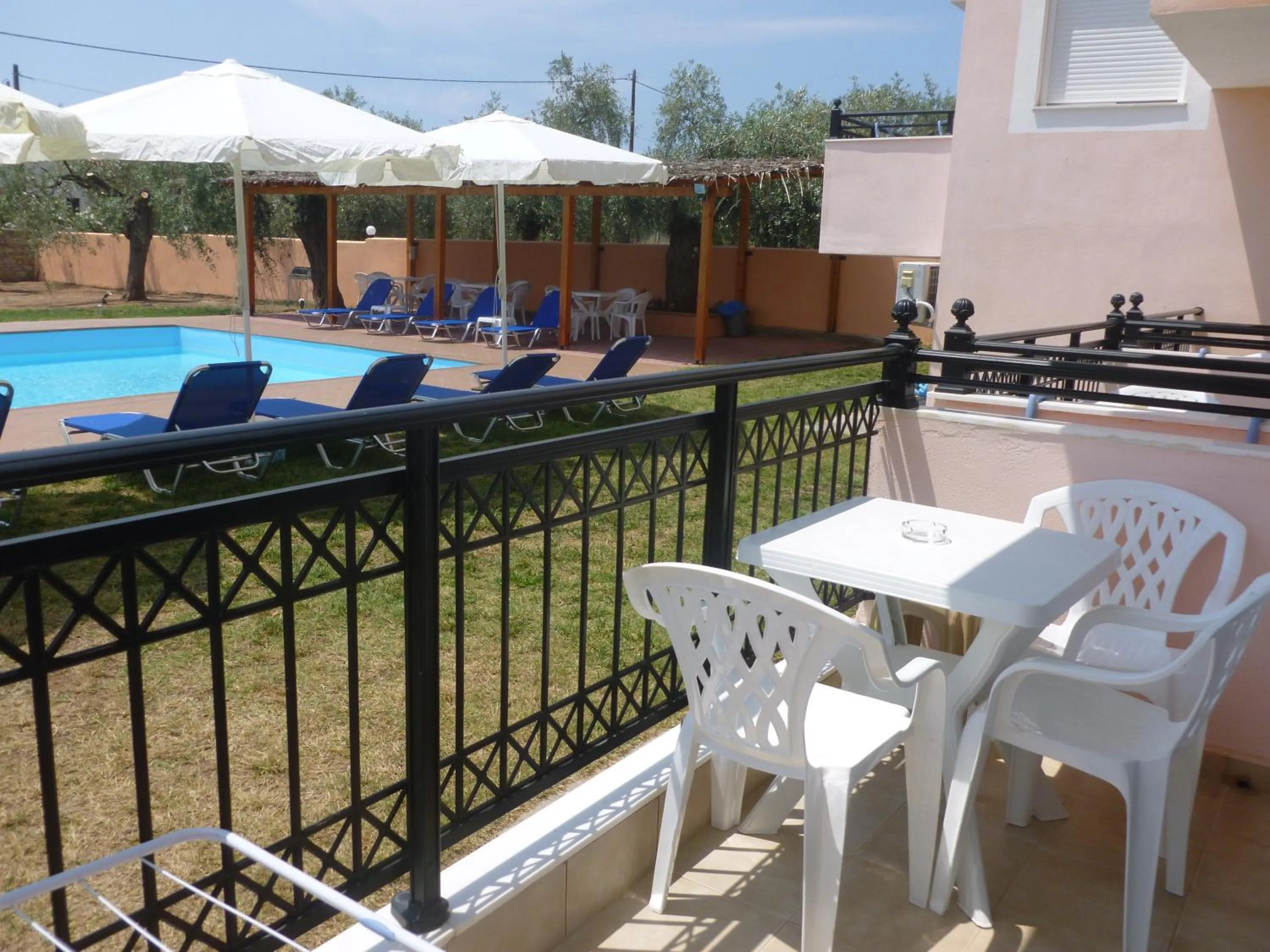 Day in Villa Platanos