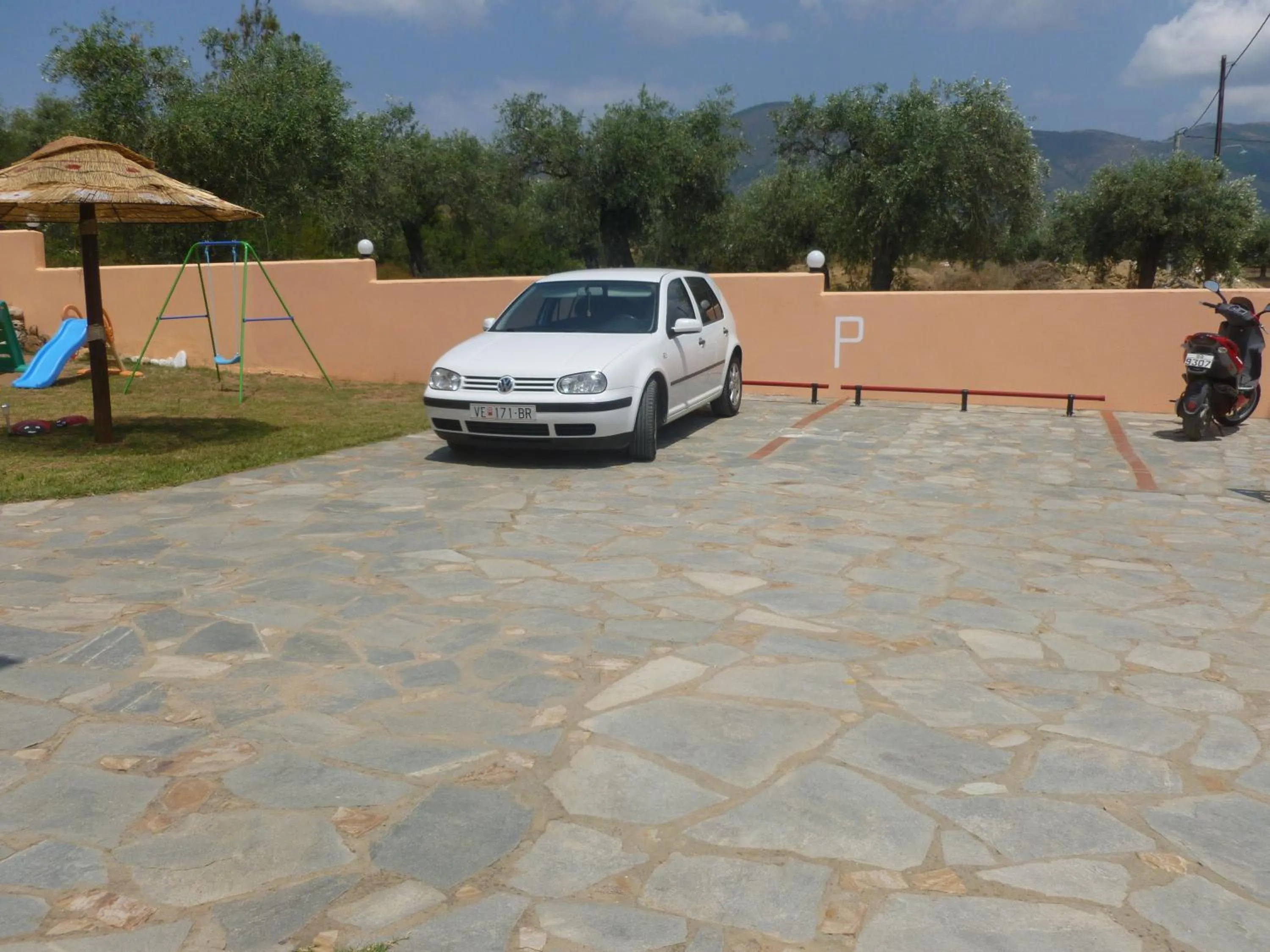 Day in Villa Platanos