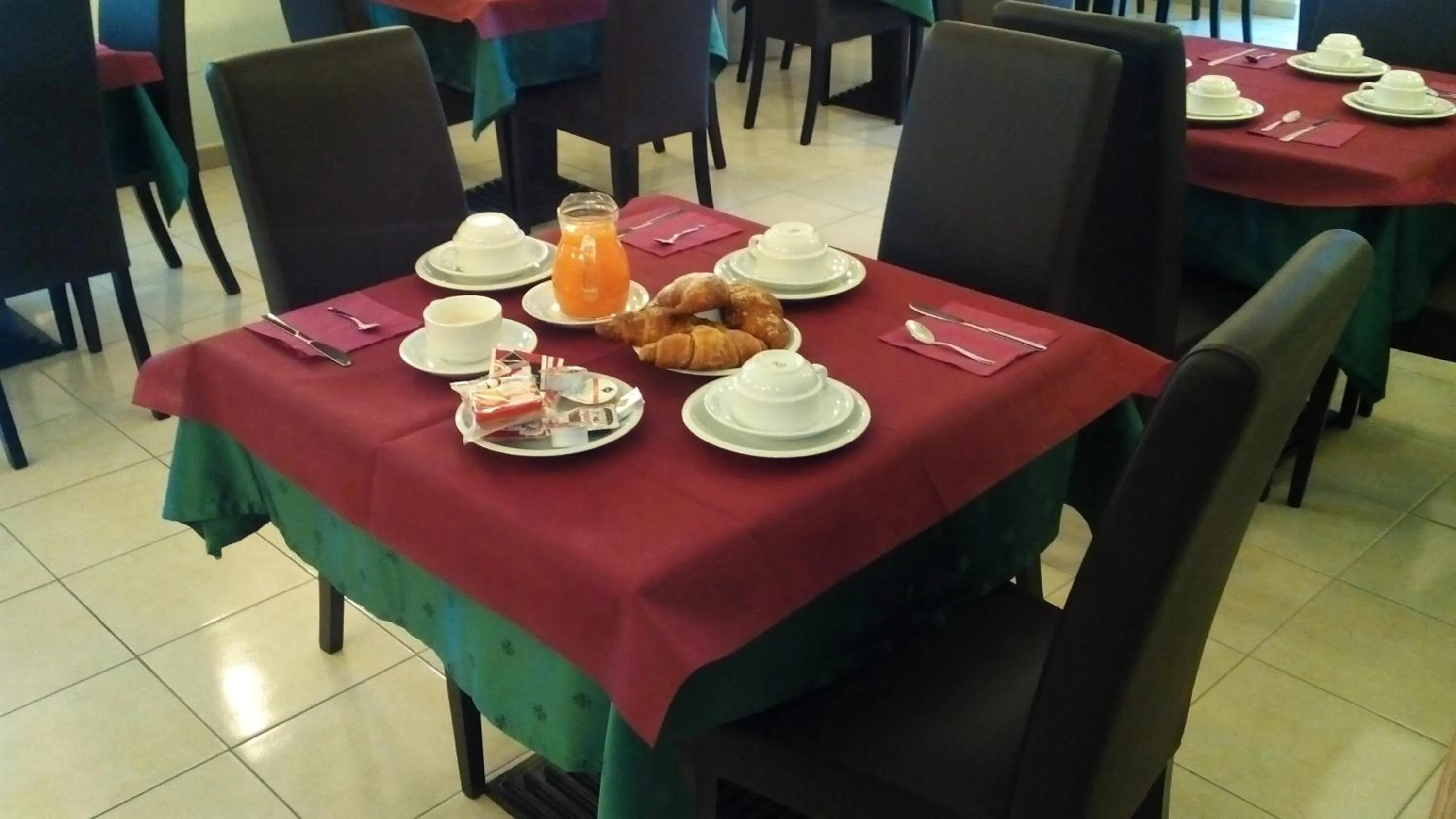 Breakfast in Hotel Giardino