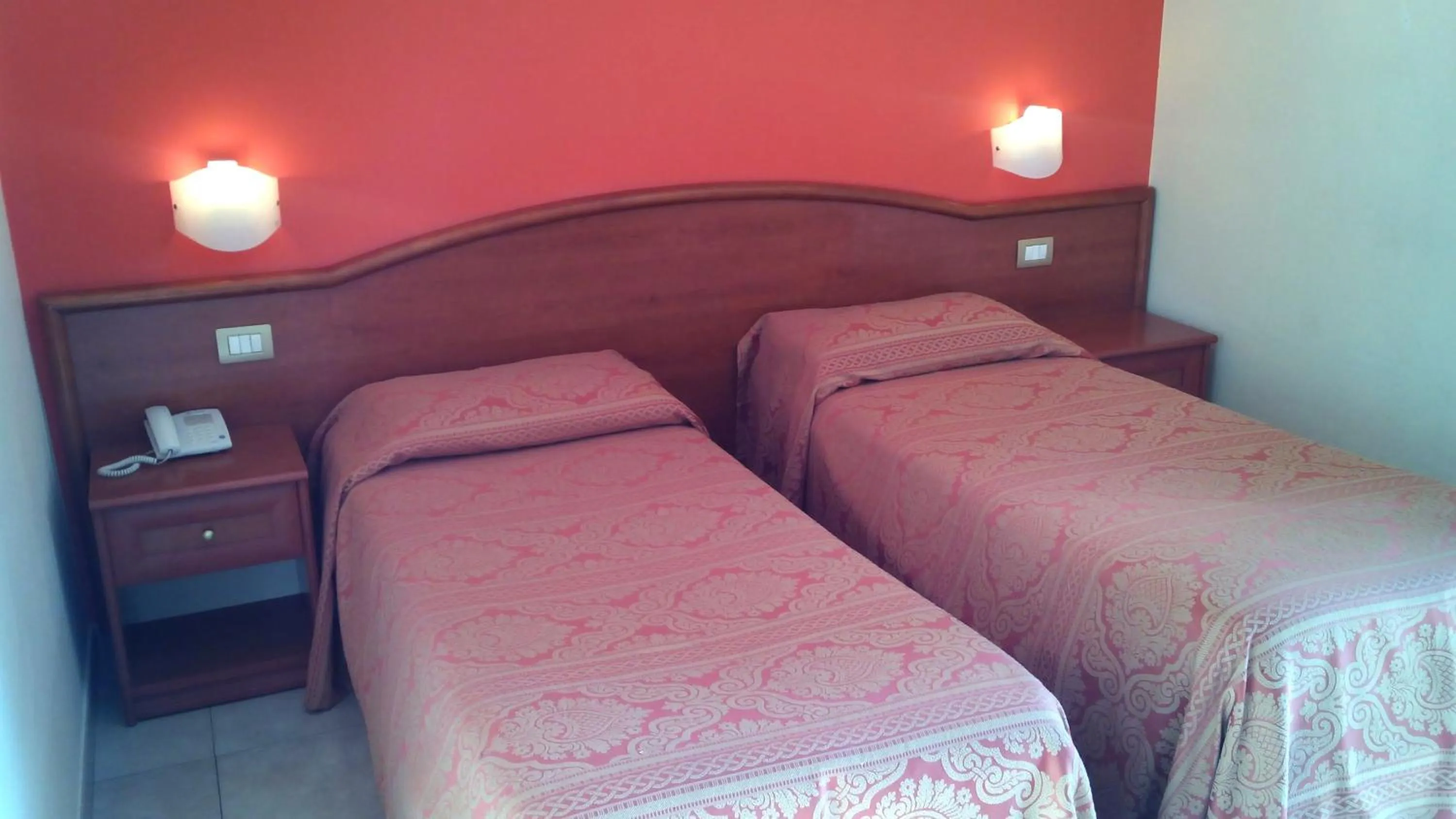 Bedroom, Bed in Hotel Giardino