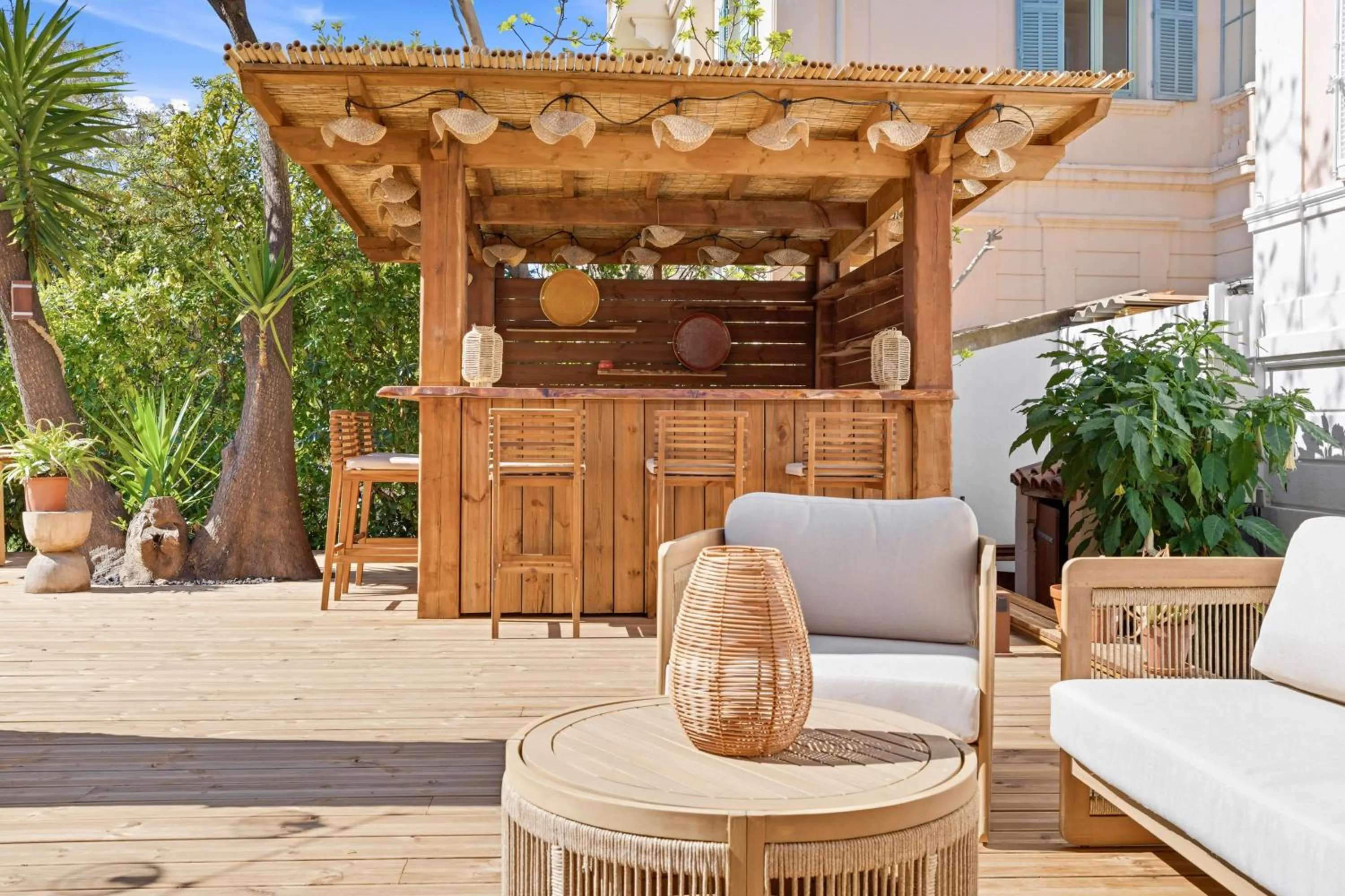 Patio in Villa Claudia Hotel Cannes Centre - Parking