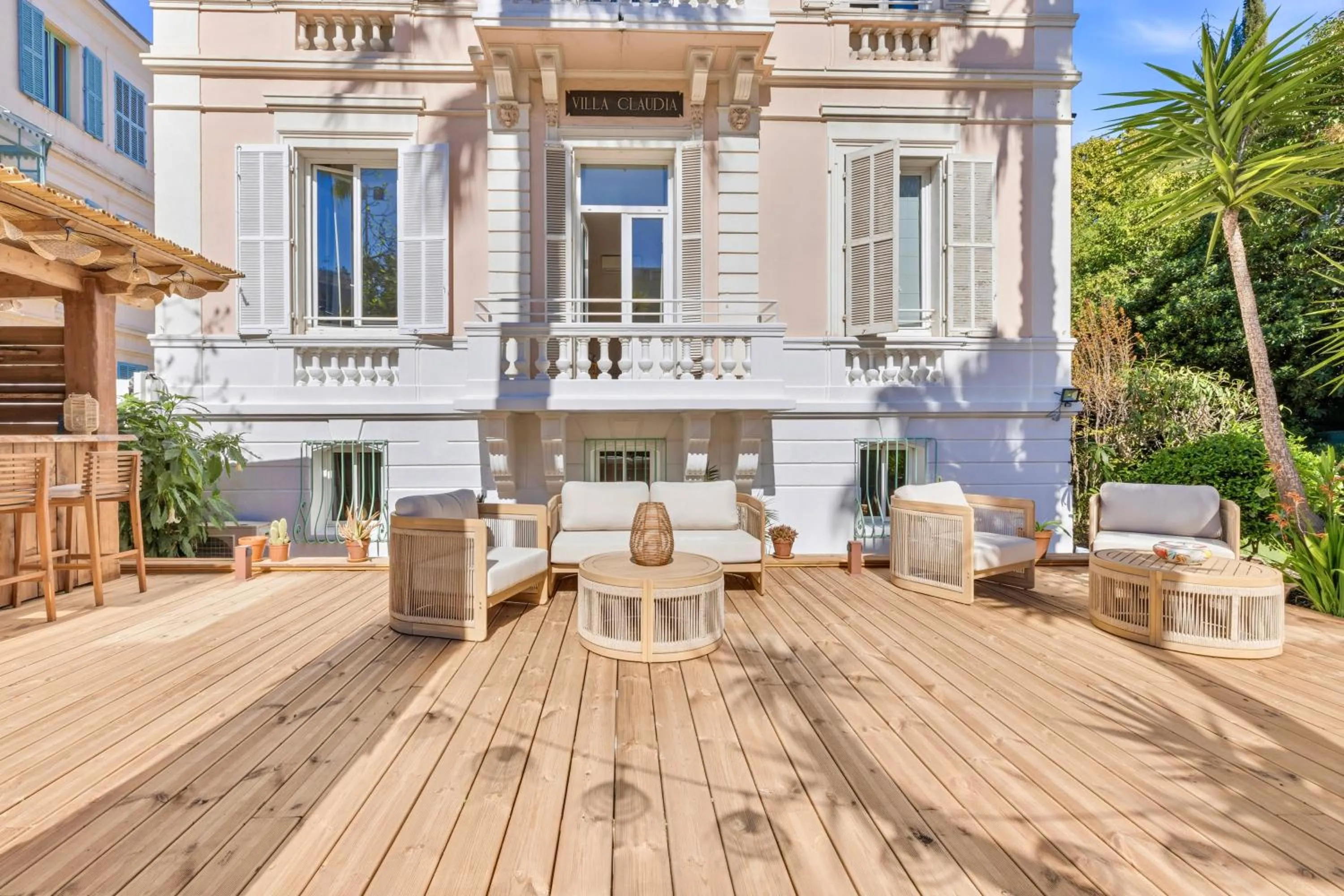 Balcony/Terrace in Villa Claudia Hotel Cannes Centre - Parking
