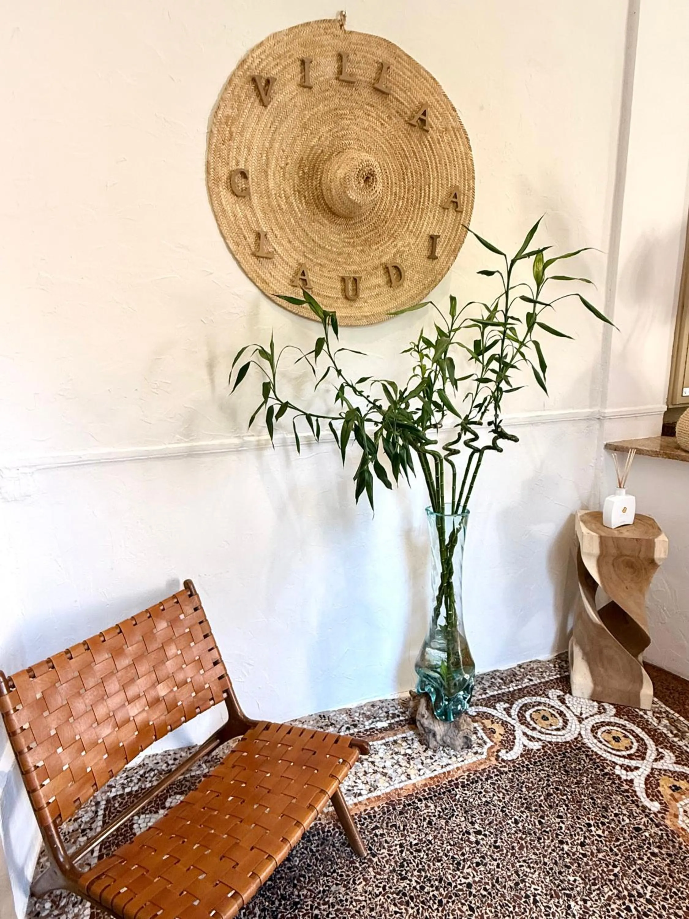 Property building in Villa Claudia Hotel Cannes Centre - Parking