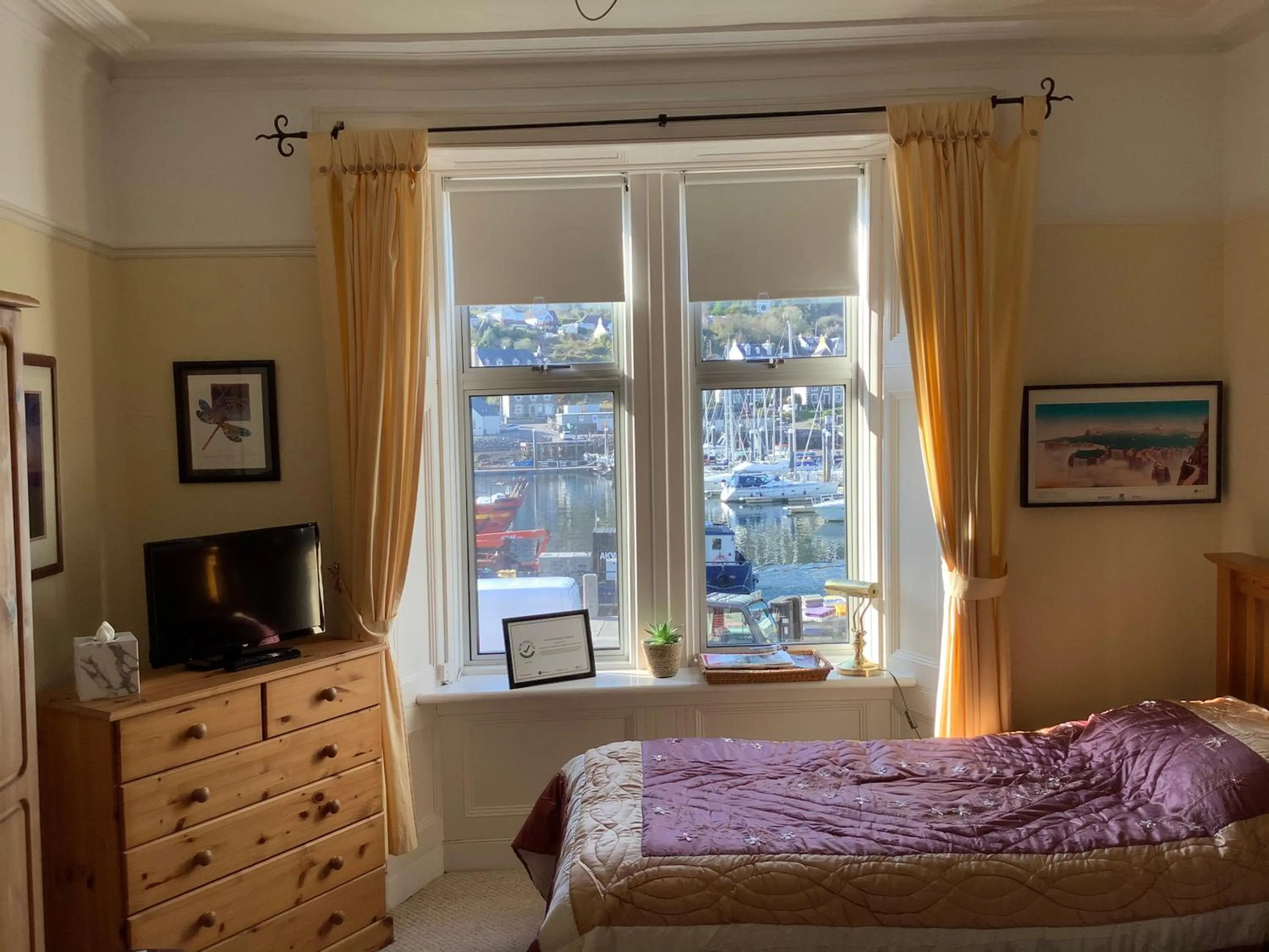 Bedroom, Bed in Struan House B&B