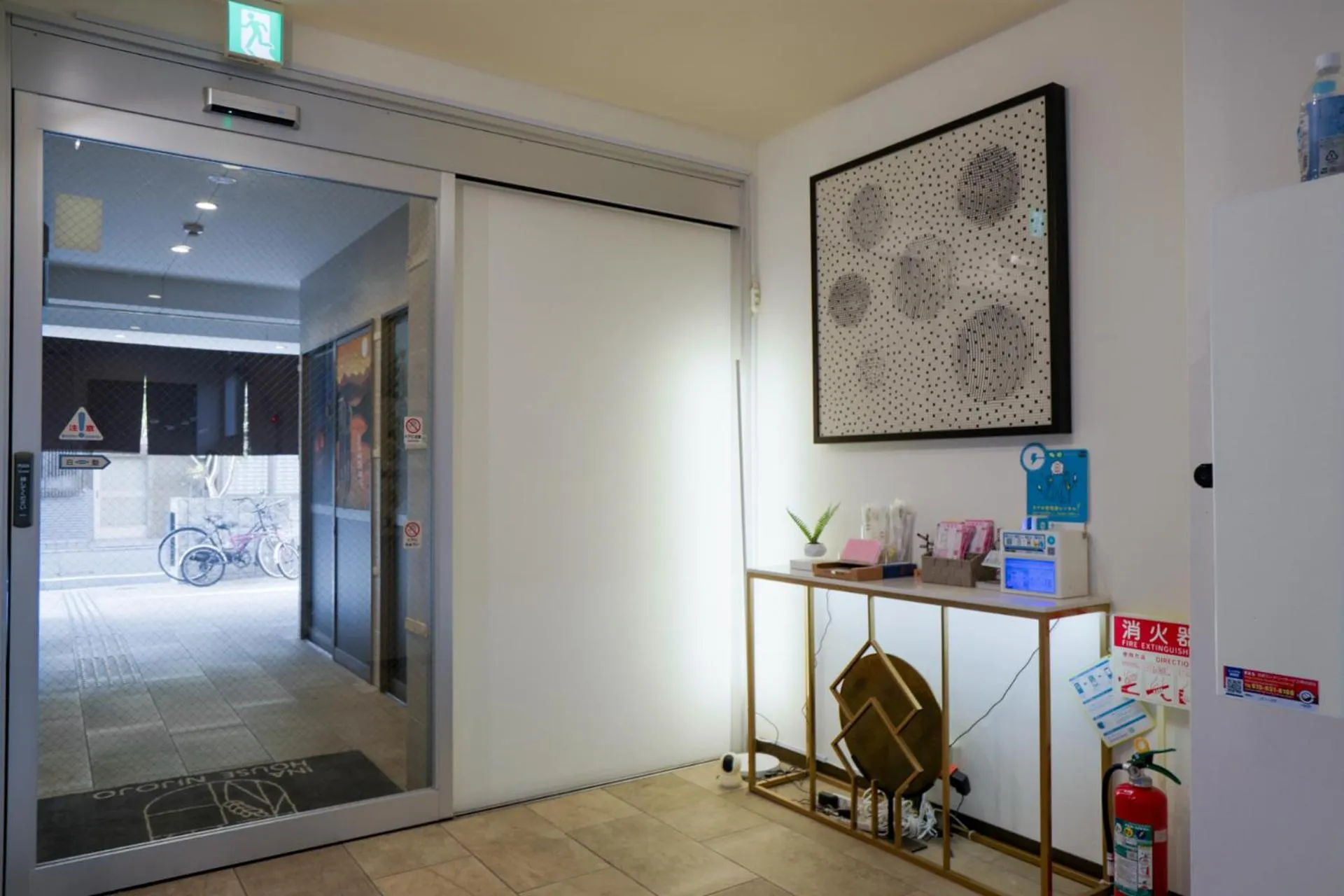 Seating area in INA HOUSE Nijojo