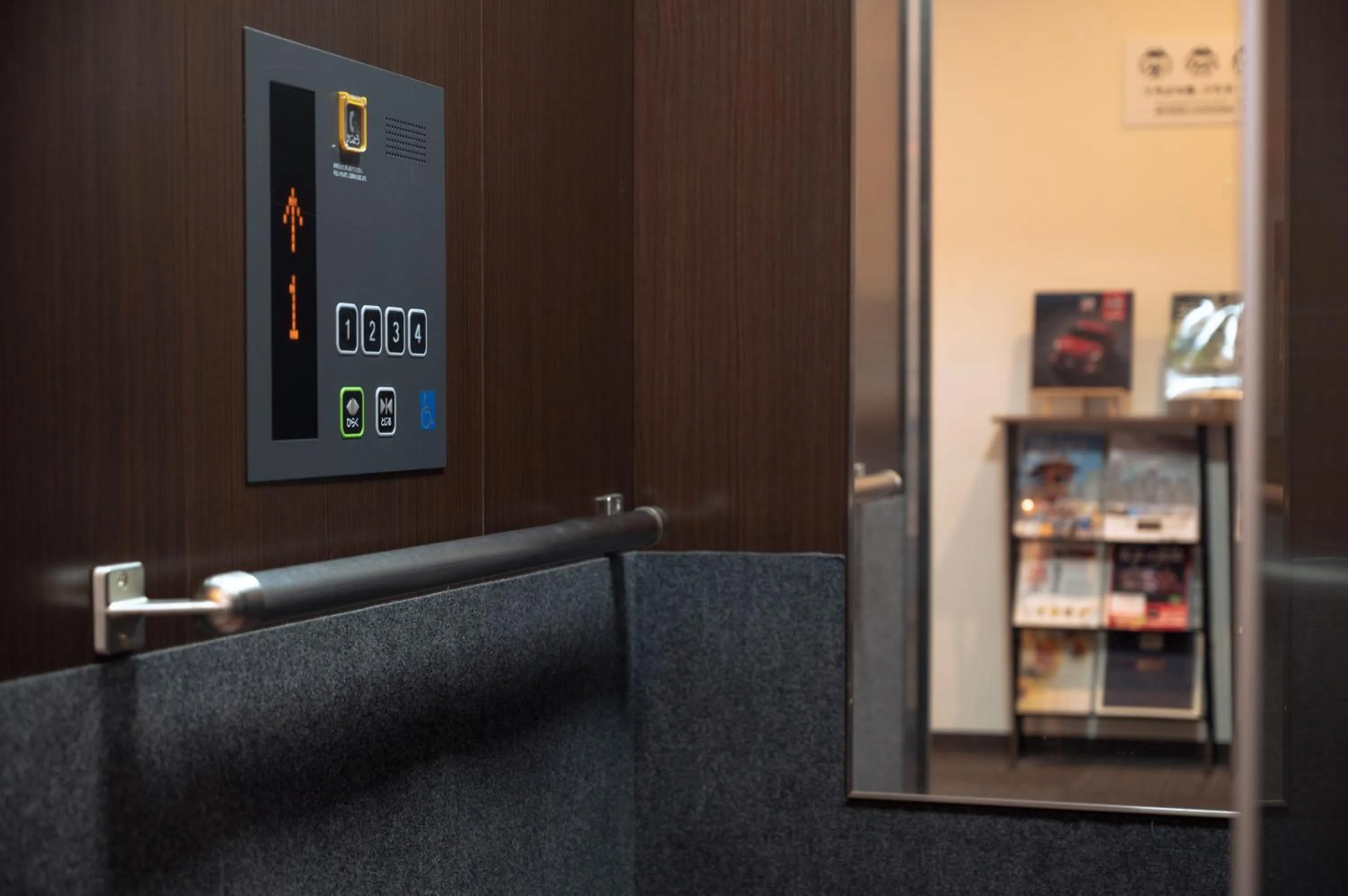 elevator in INA HOUSE Nijojo