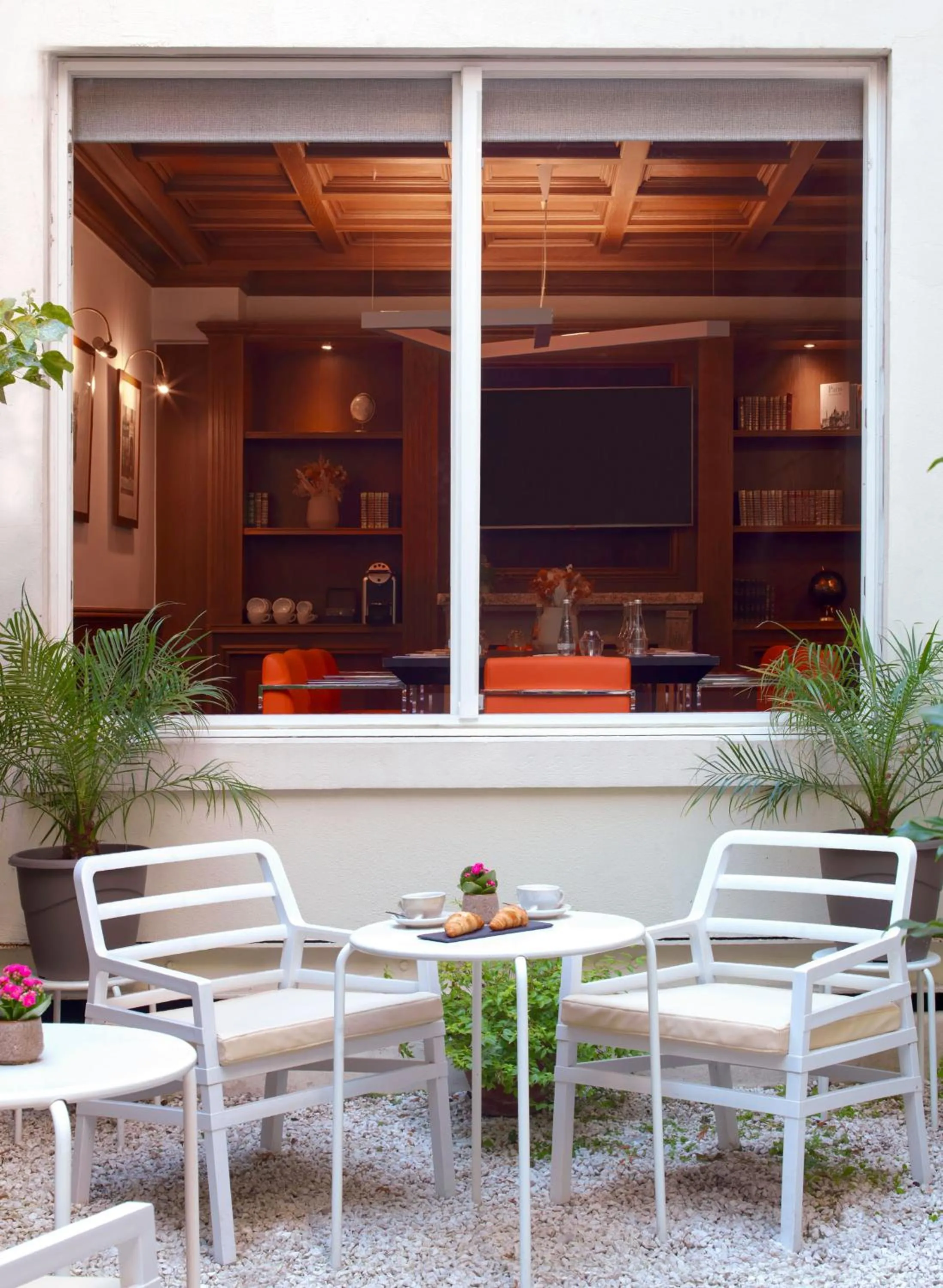 Property building in Meliá Paris Champs Elysées