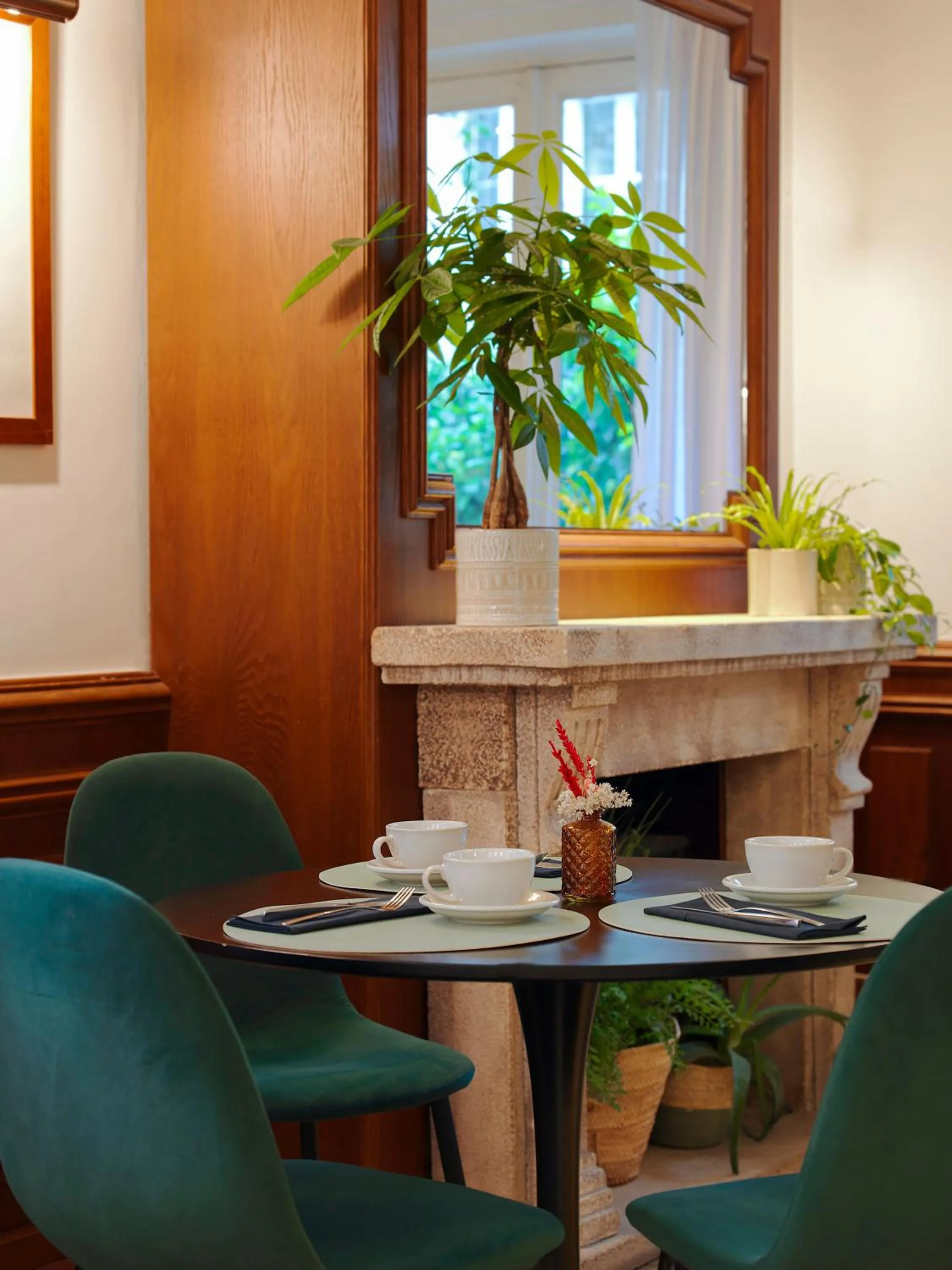 Property building in Meliá Paris Champs Elysées