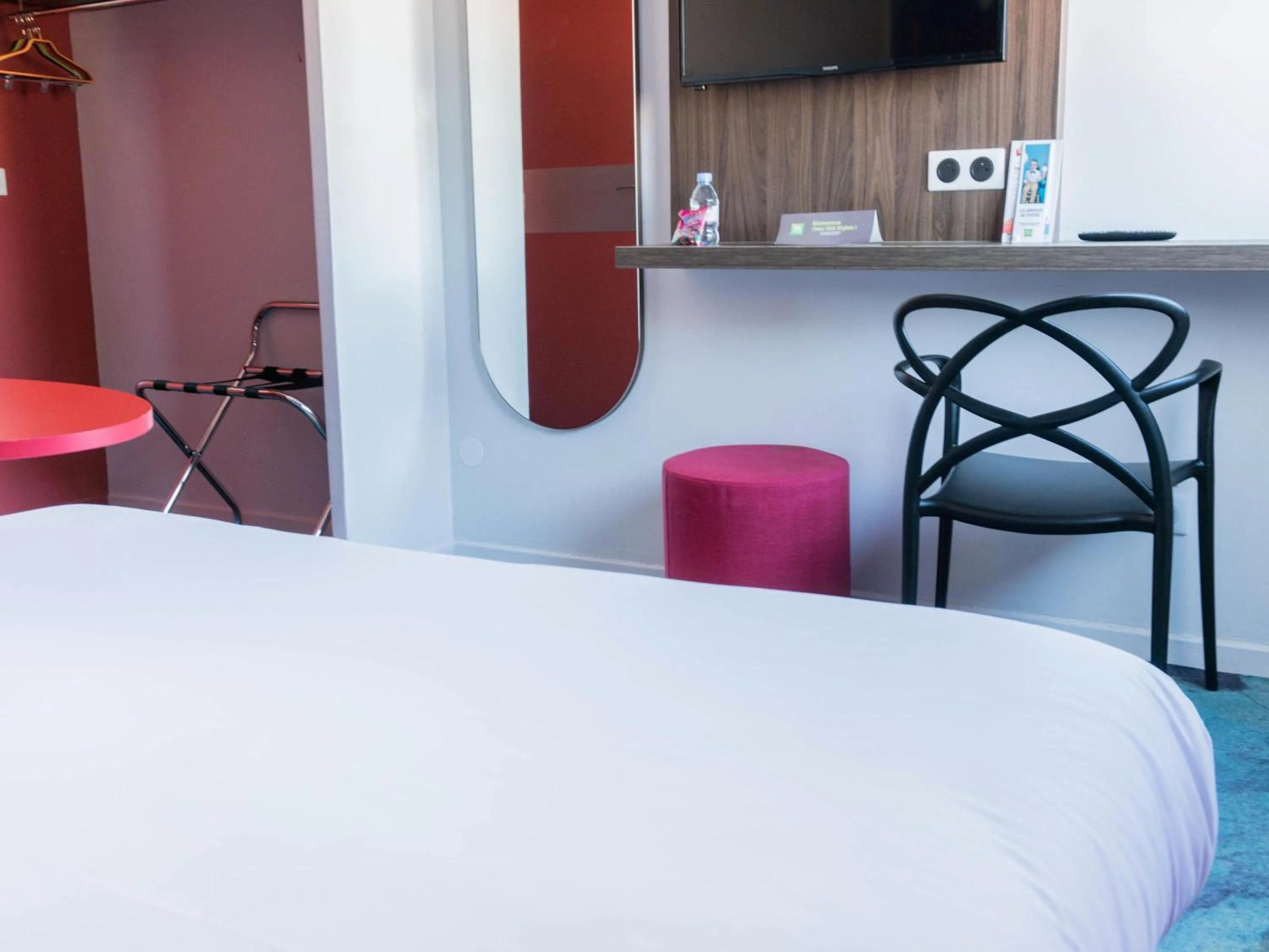 Bedroom, Bed in ibis Styles Perpignan Canet En Roussillon