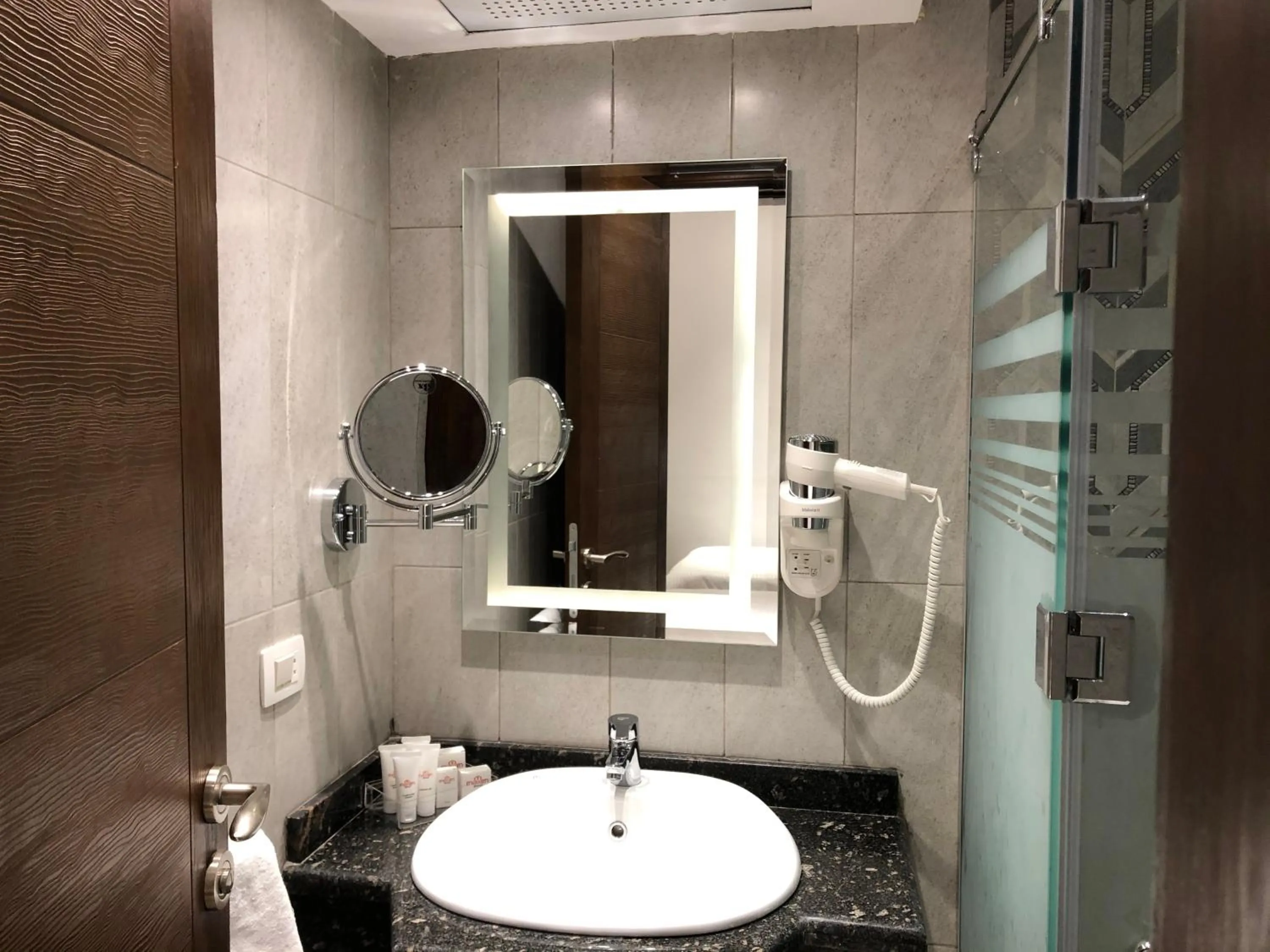 Bathroom in Maxim Hotel