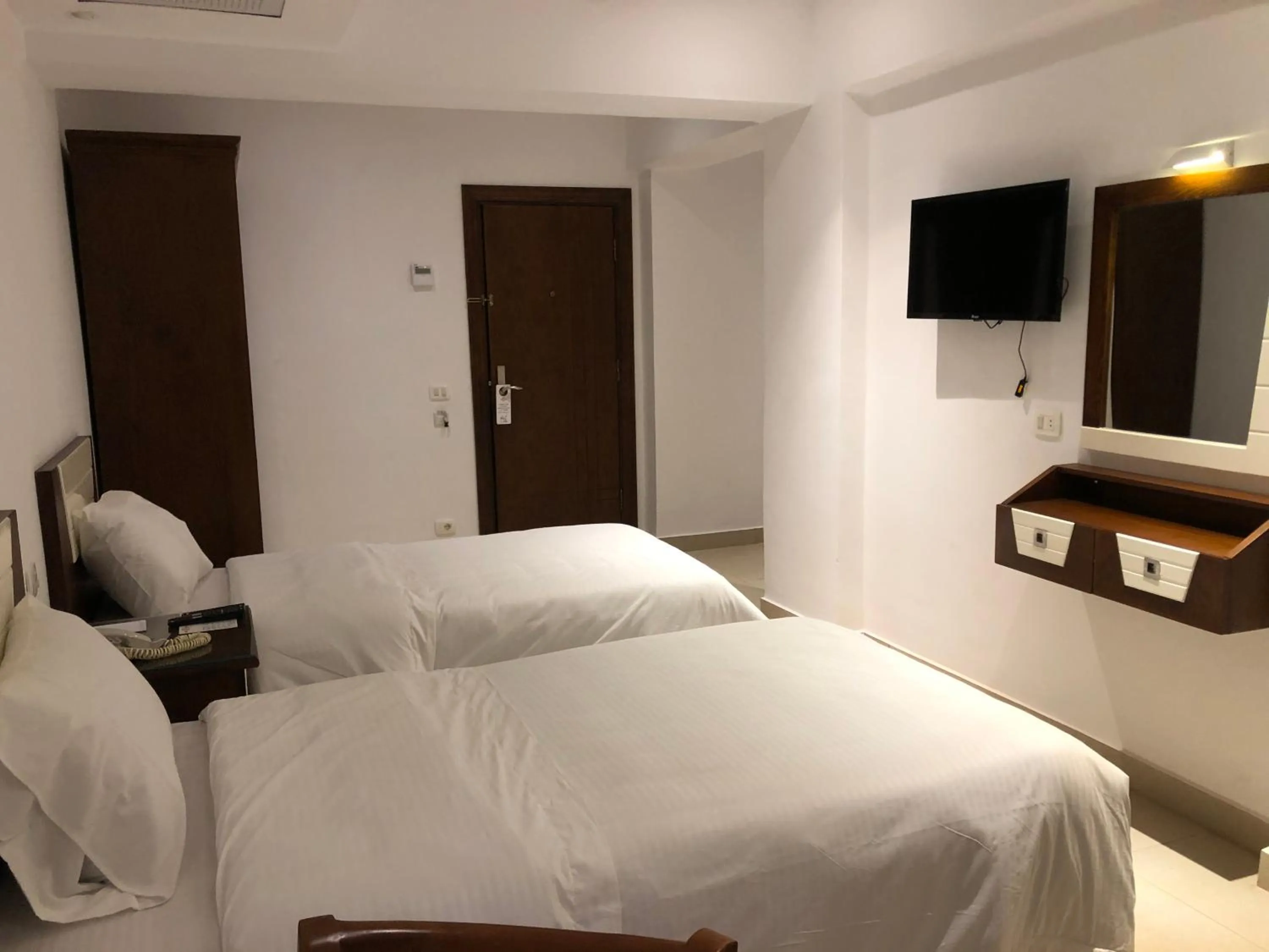 TV and multimedia, Bed in Maxim Hotel