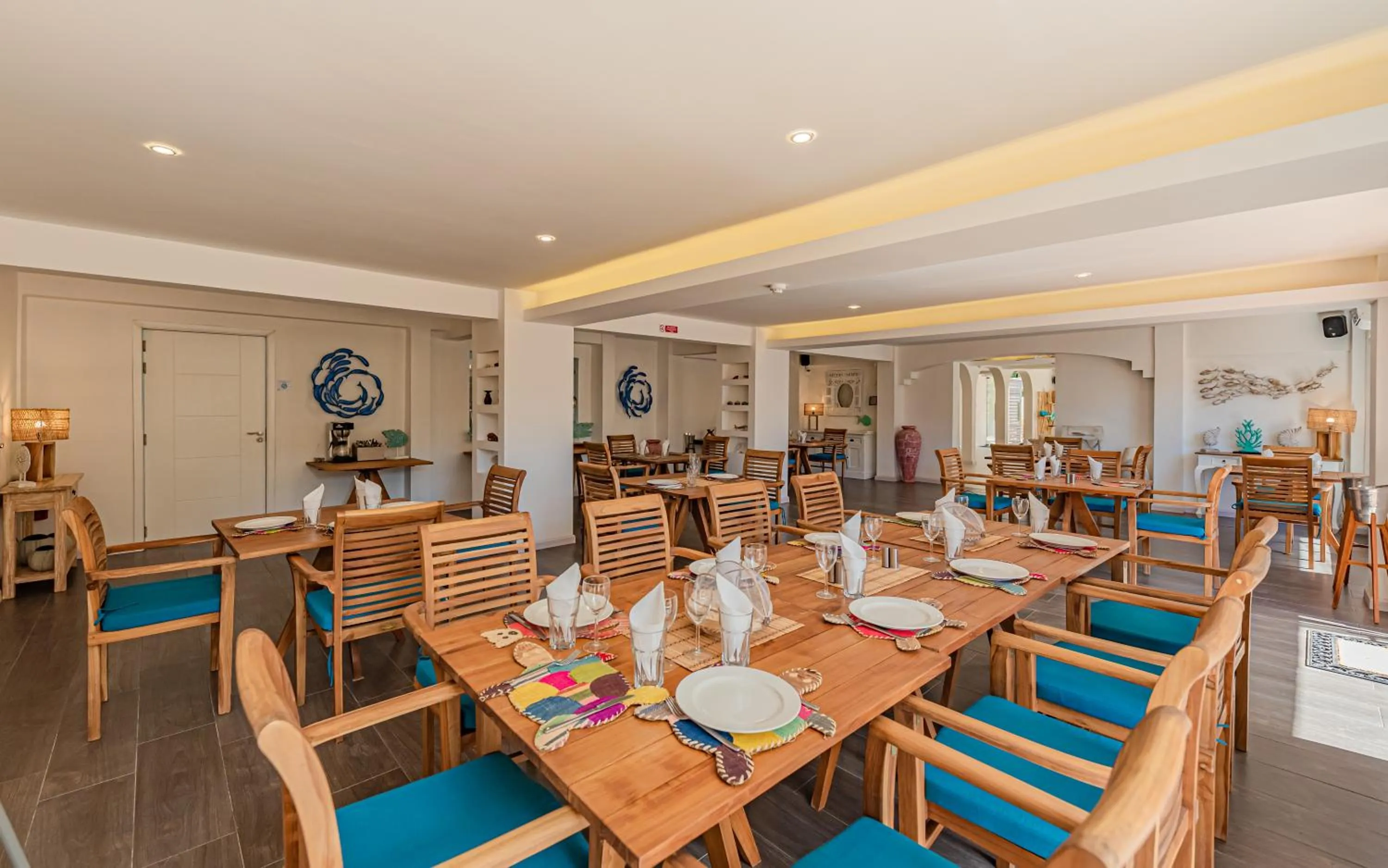 Restaurant/places to eat in Seastar Hotel