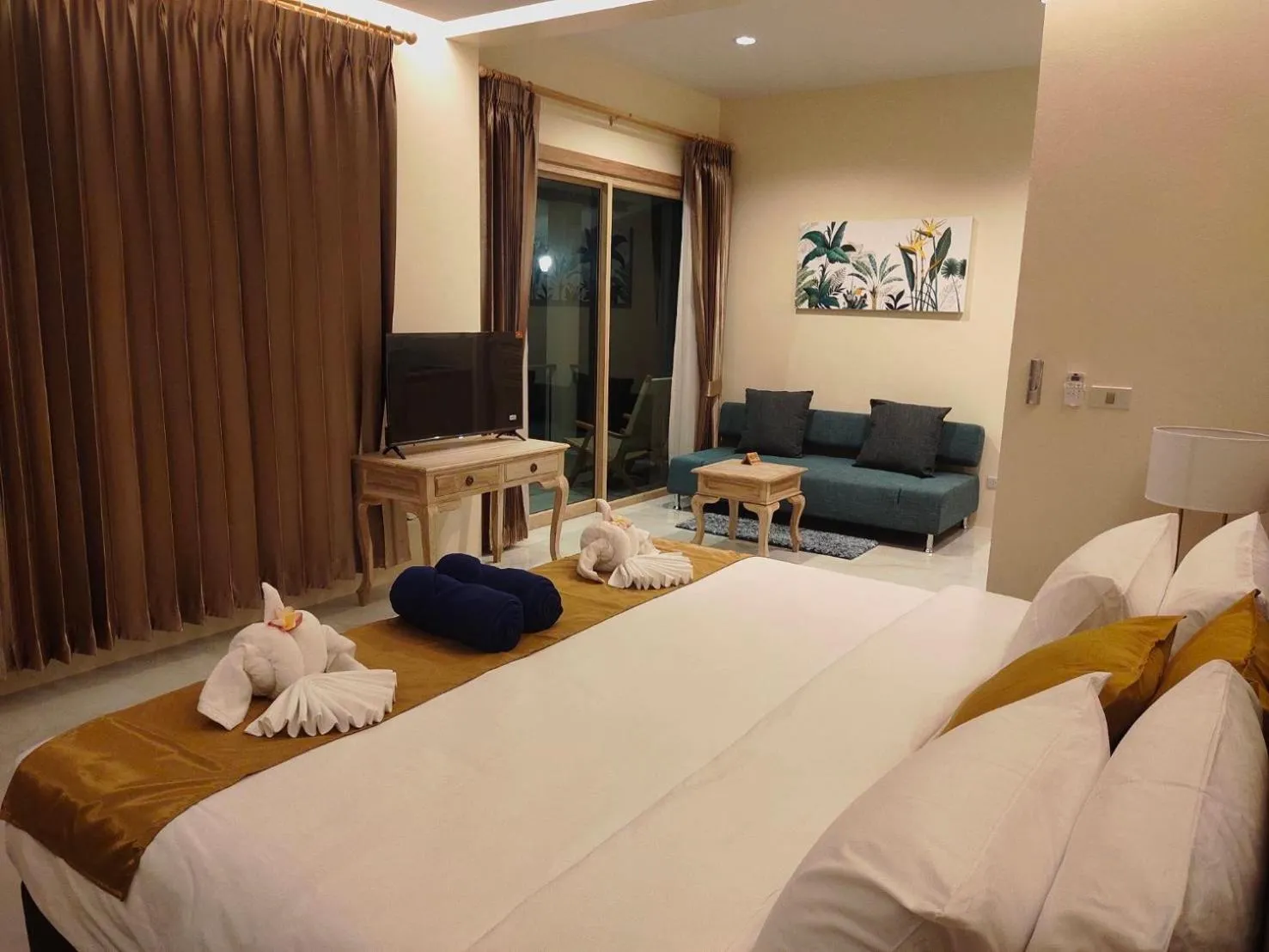 Bed in Khaolak Blue Sky Villa