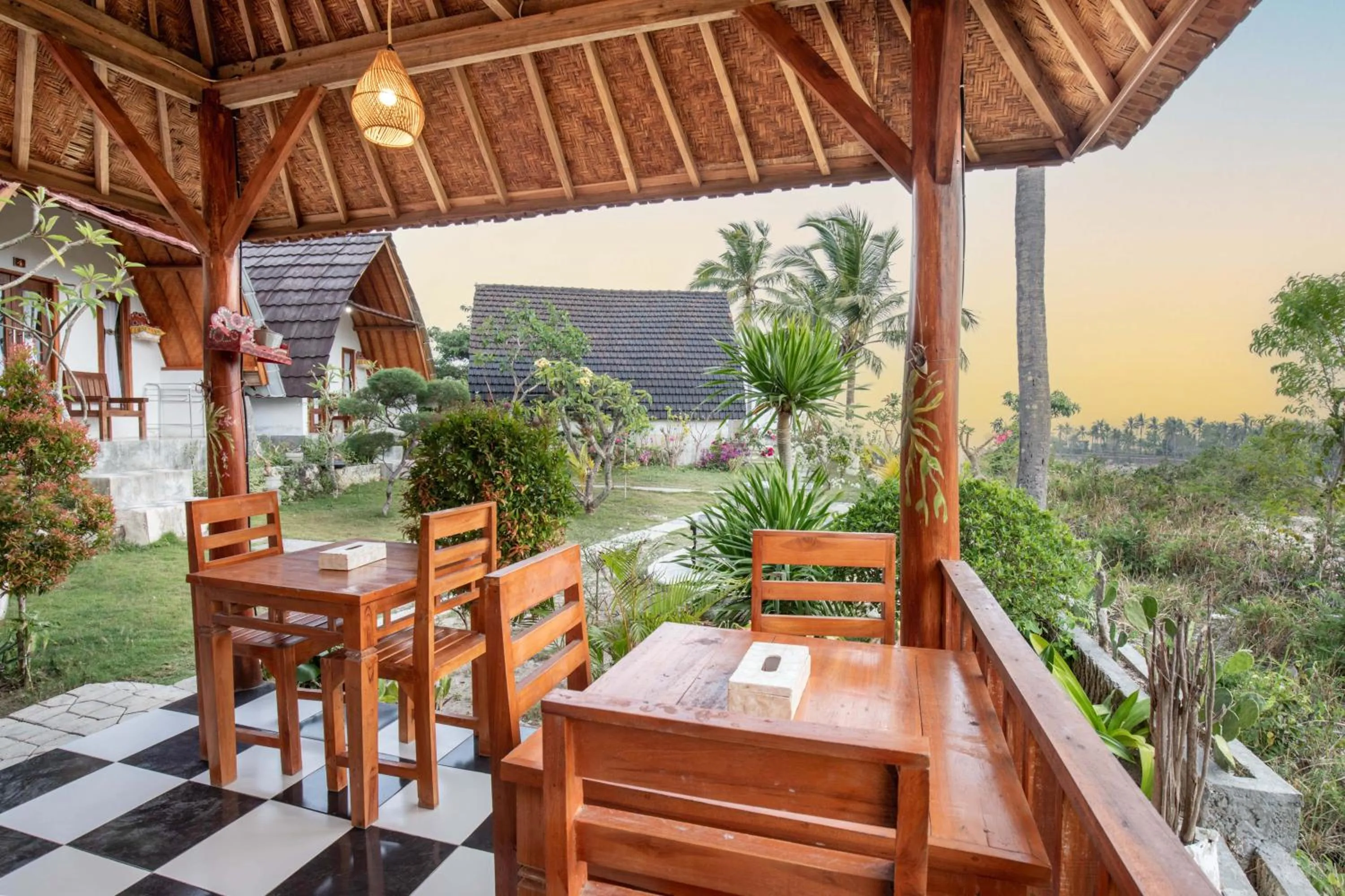 Restaurant/places to eat in Diamond Beach Bungalow