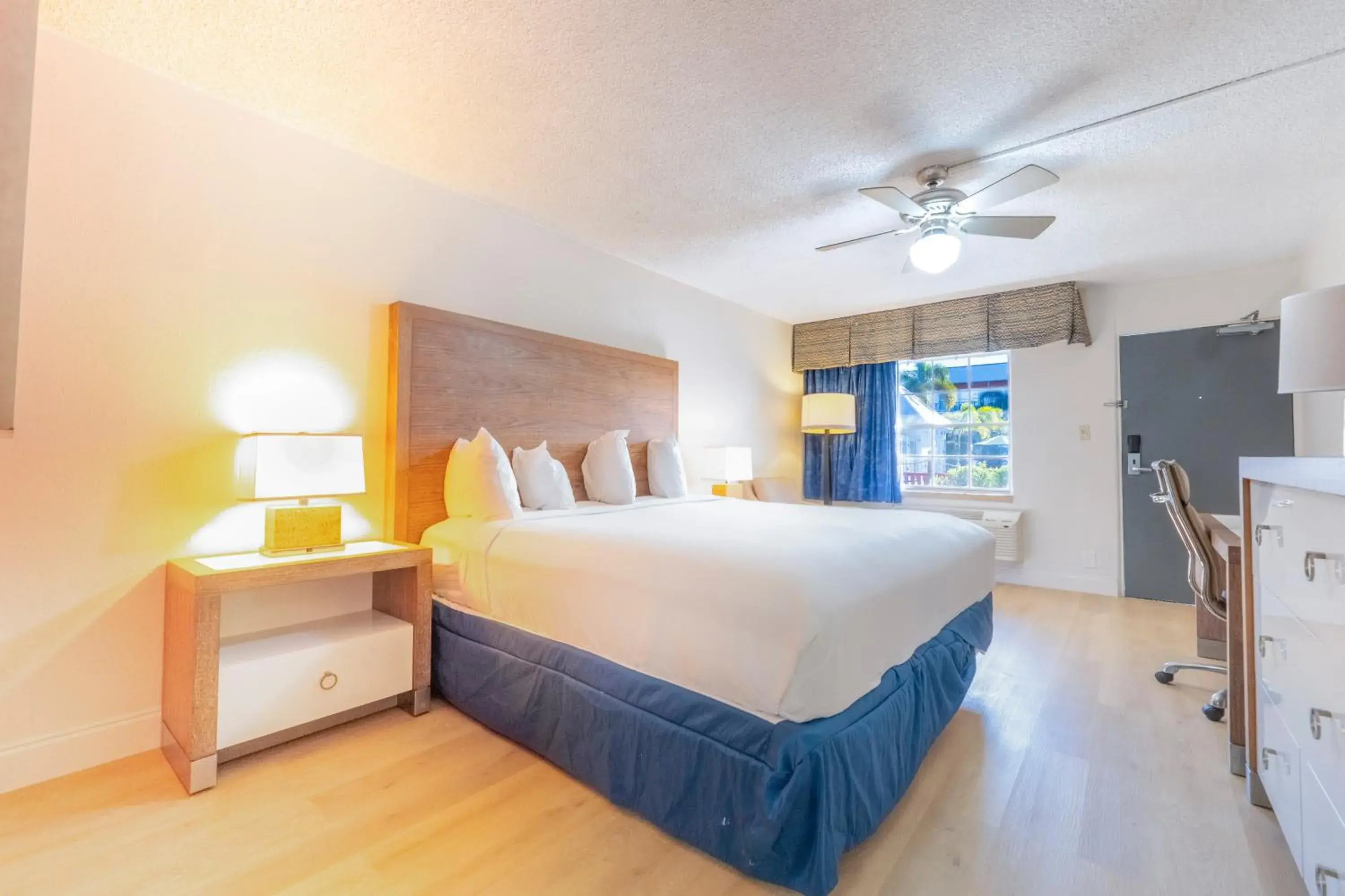 Bed in Ramada by Wyndham Flamingo Water Park Bed in Ramada by Wyndham Flamingo Water Park