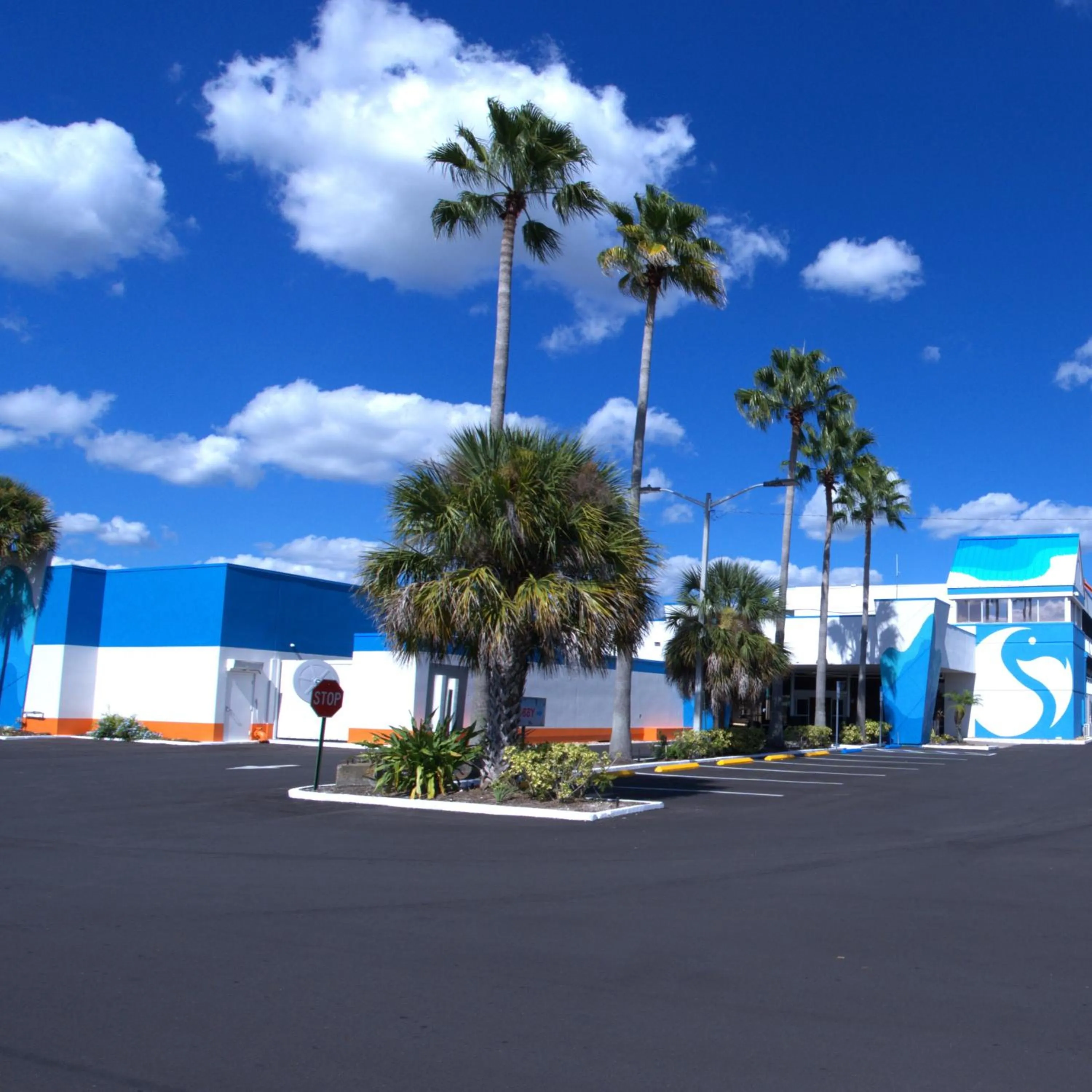 Parking in Ramada by Wyndham Flamingo Water Park