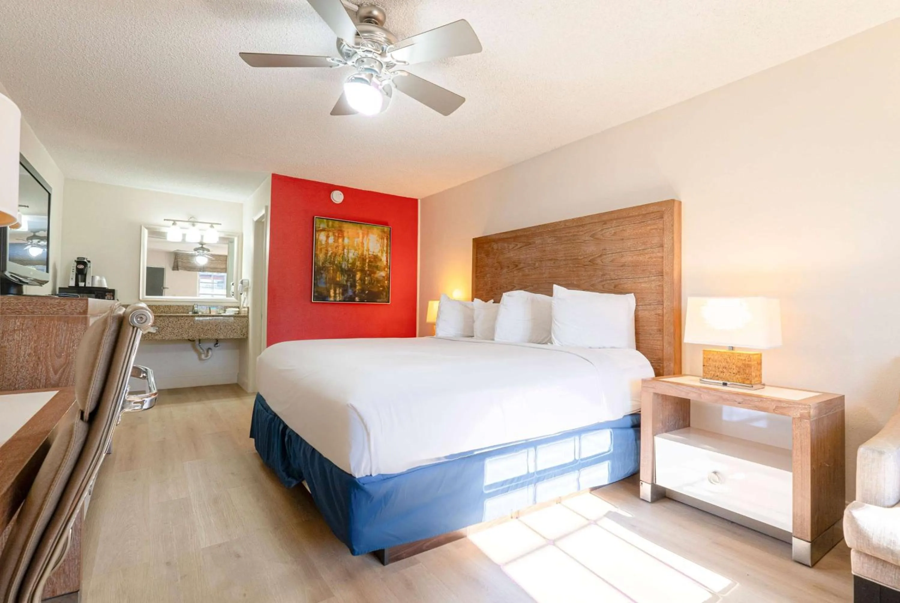 Photo of the whole room, Bed in Ramada by Wyndham Flamingo Water Park