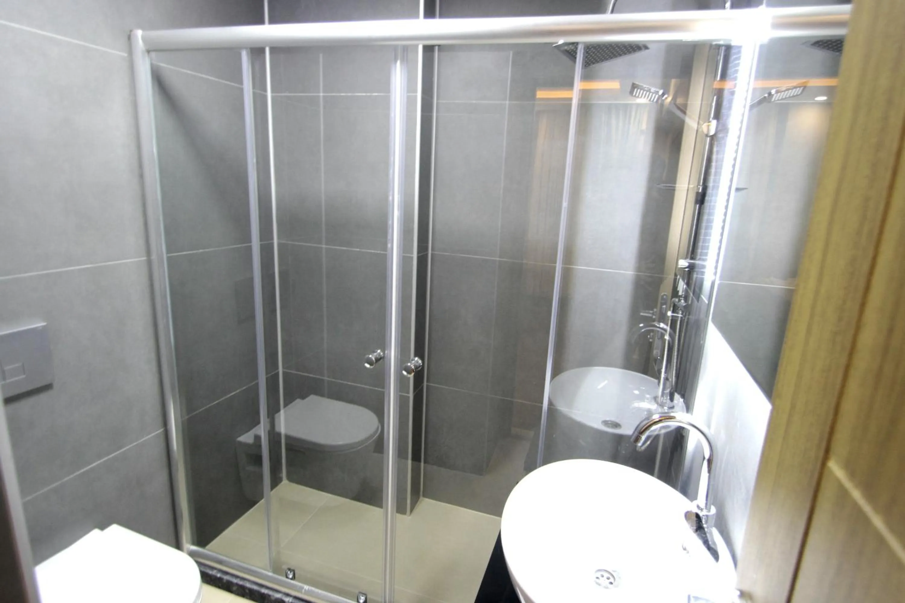 Bathroom in Hira Hotel