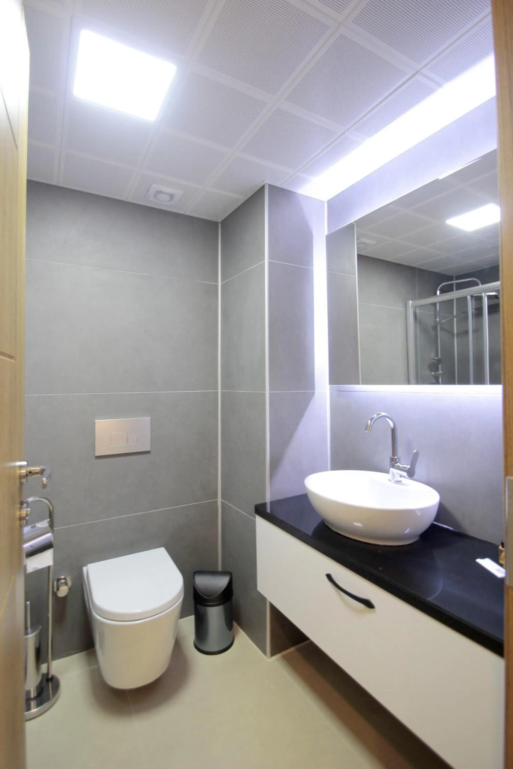 Bathroom in Hira Hotel