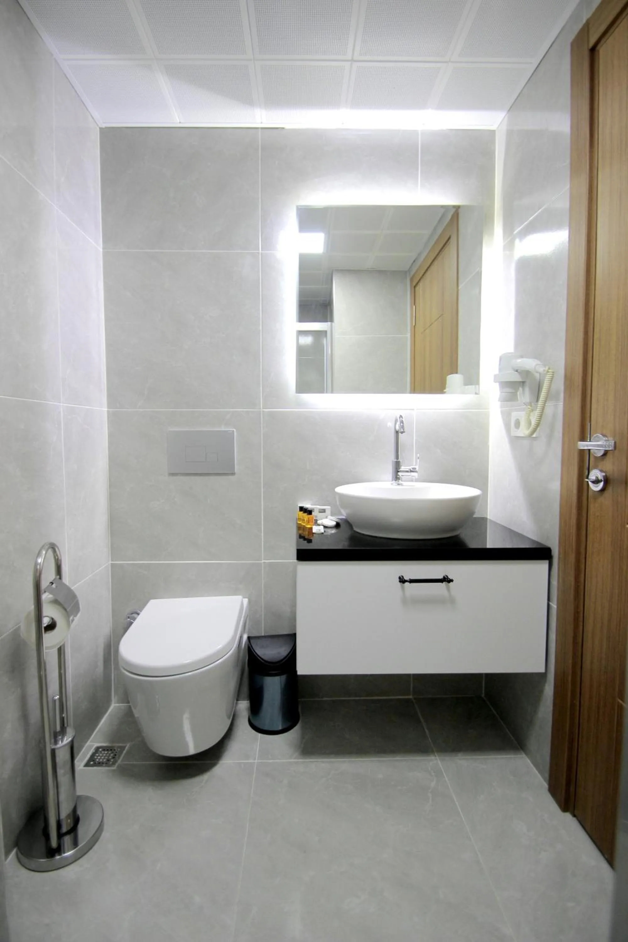 Bathroom in Hira Hotel