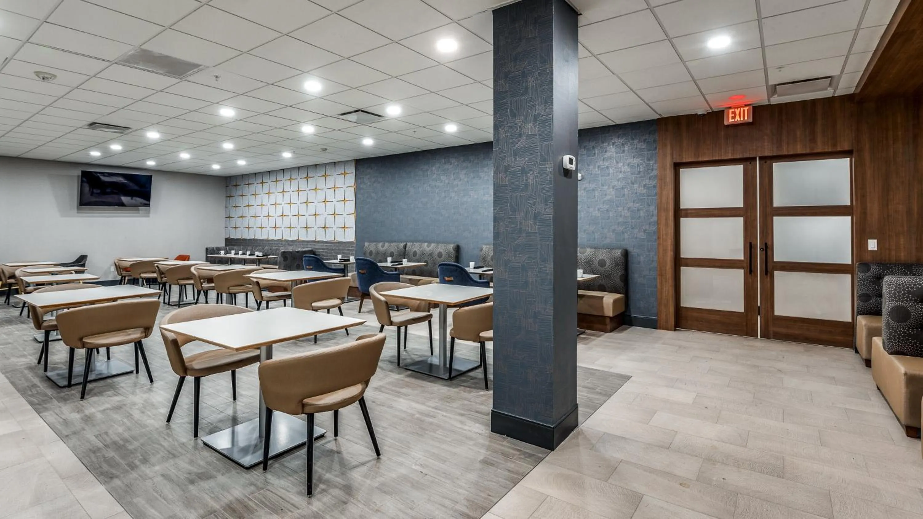 Restaurant/places to eat in Staybridge Suites Dallas Market Ctr Love Field by IHG