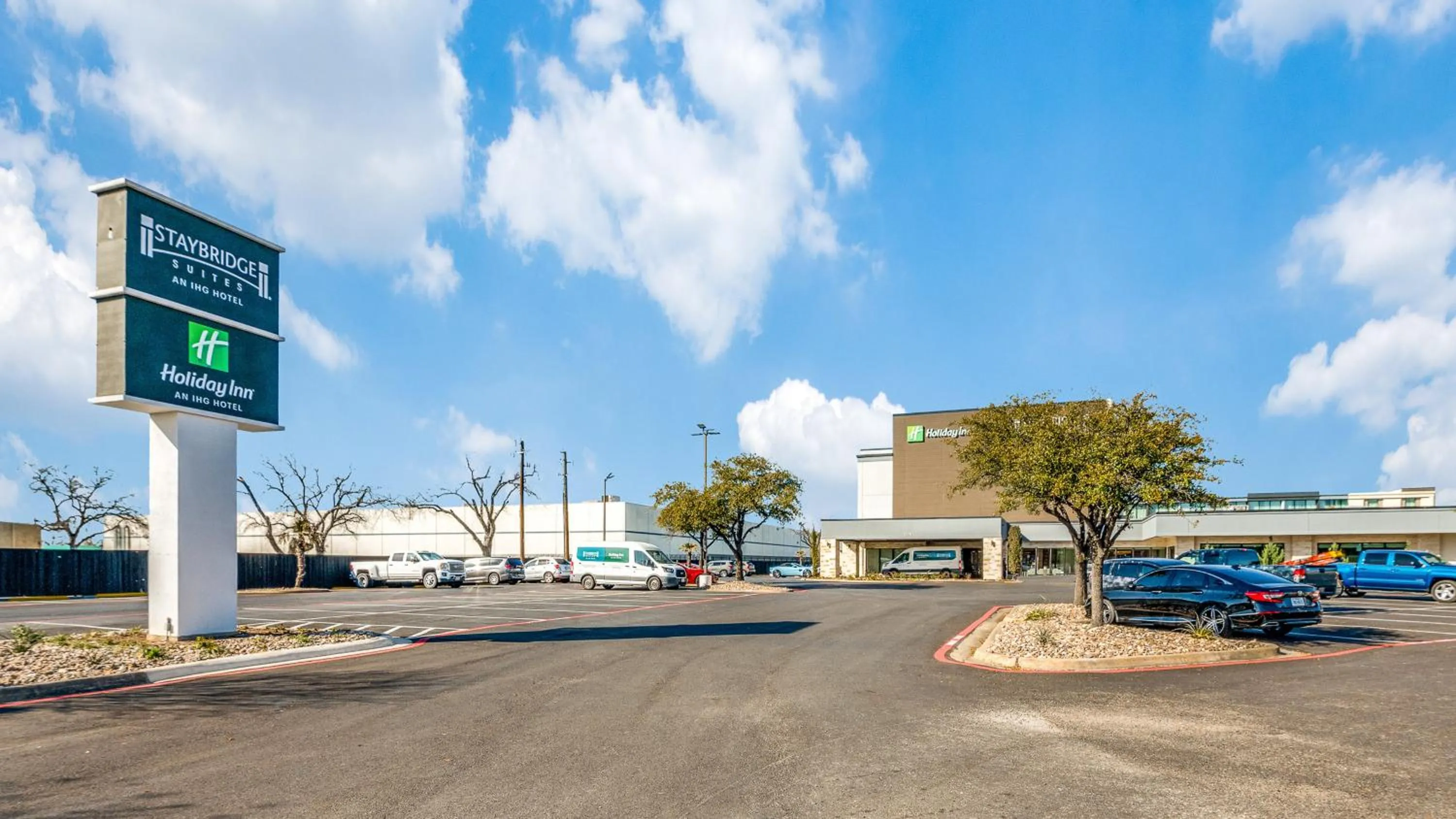 Property building in Staybridge Suites Dallas Market Ctr Love Field by IHG