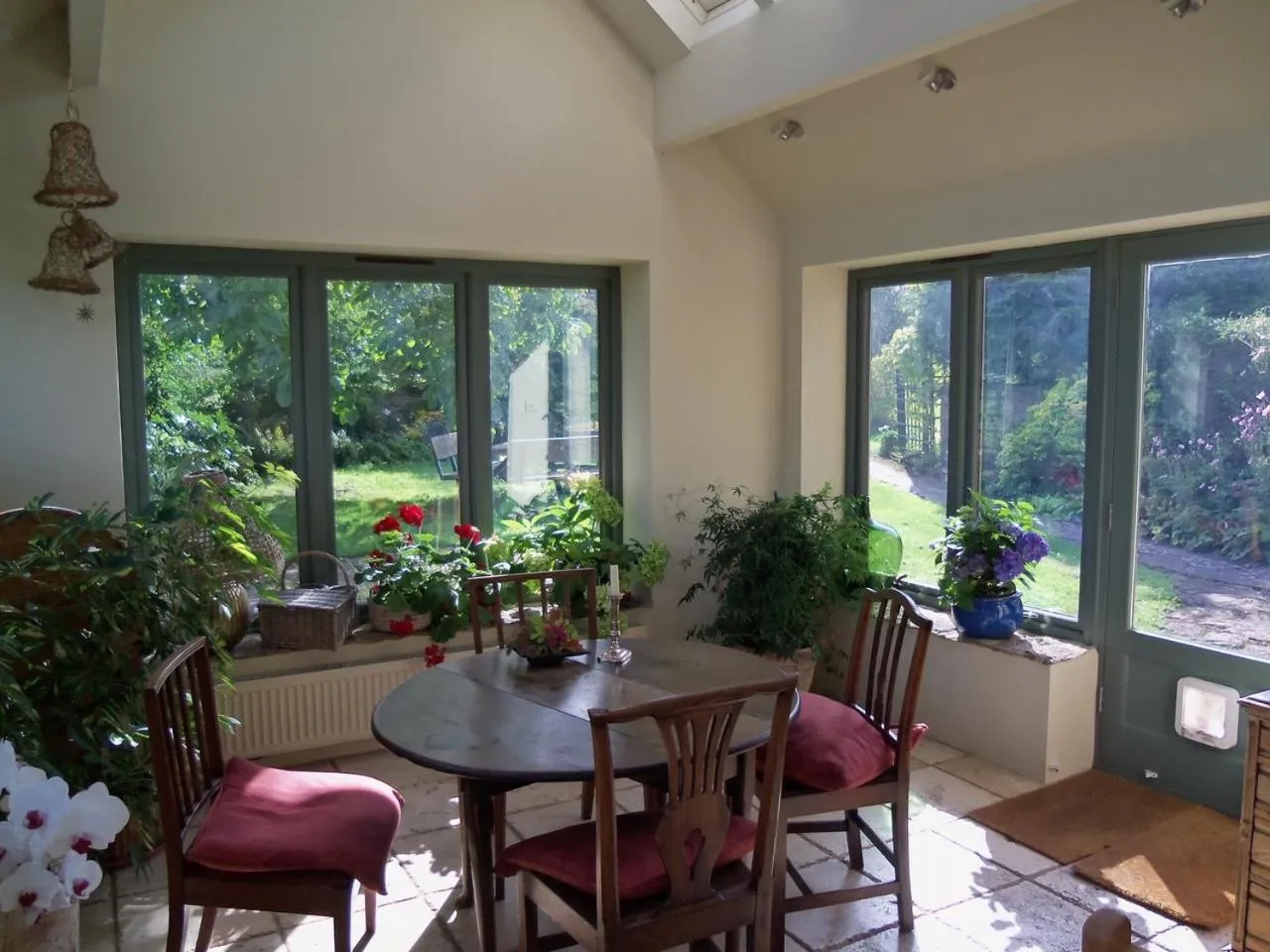 Dining area in Herb Cottage