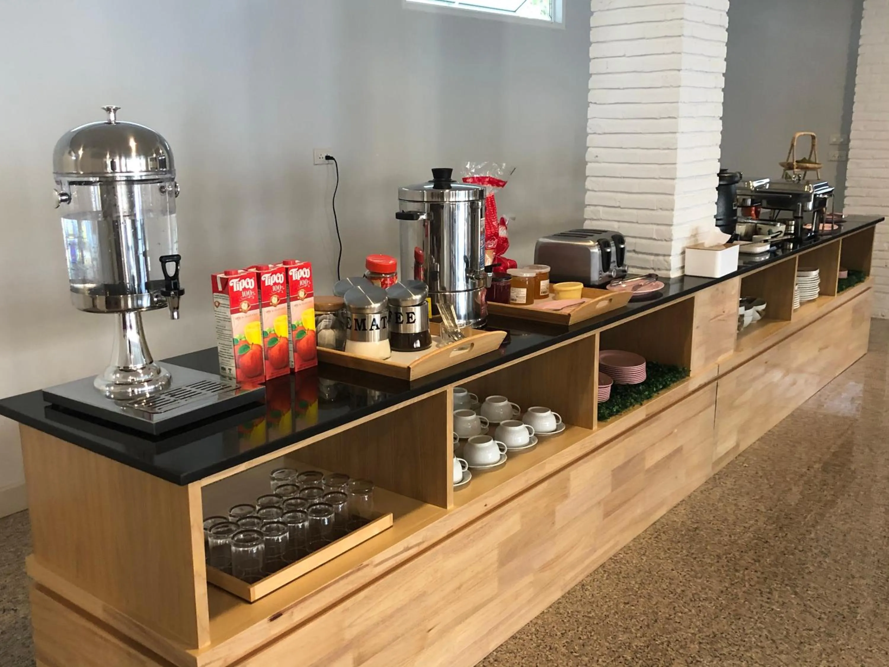 Breakfast in Luxe Villa