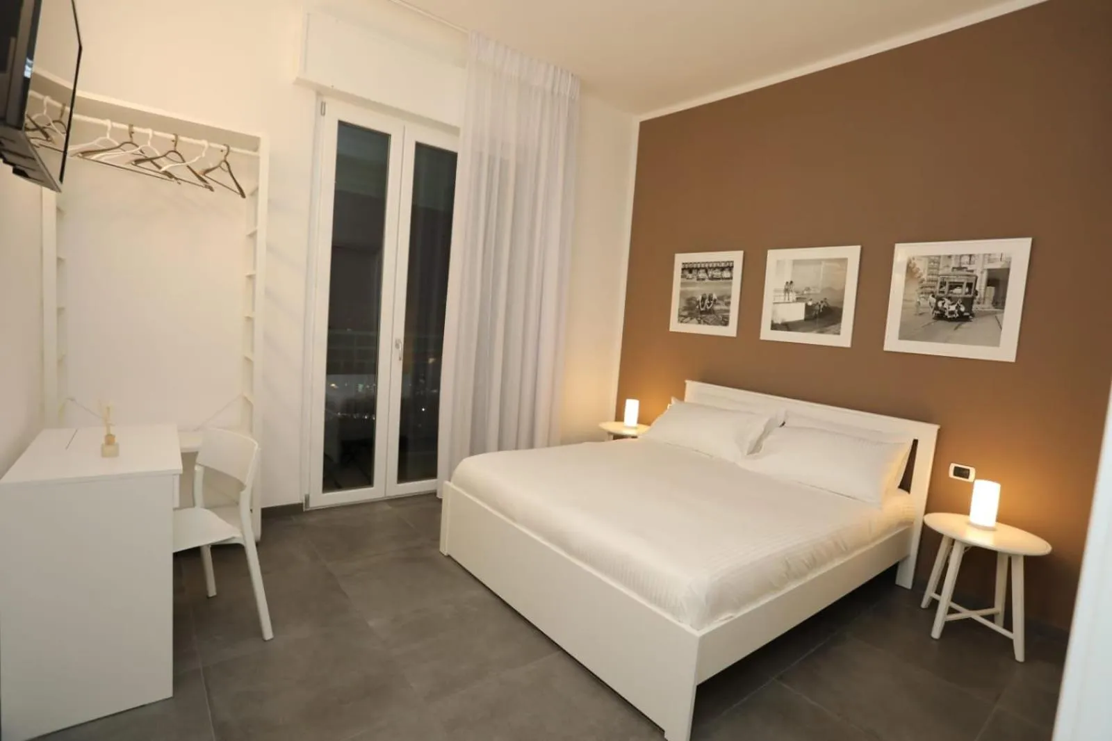 Bed in Delia Rooms & Gallery