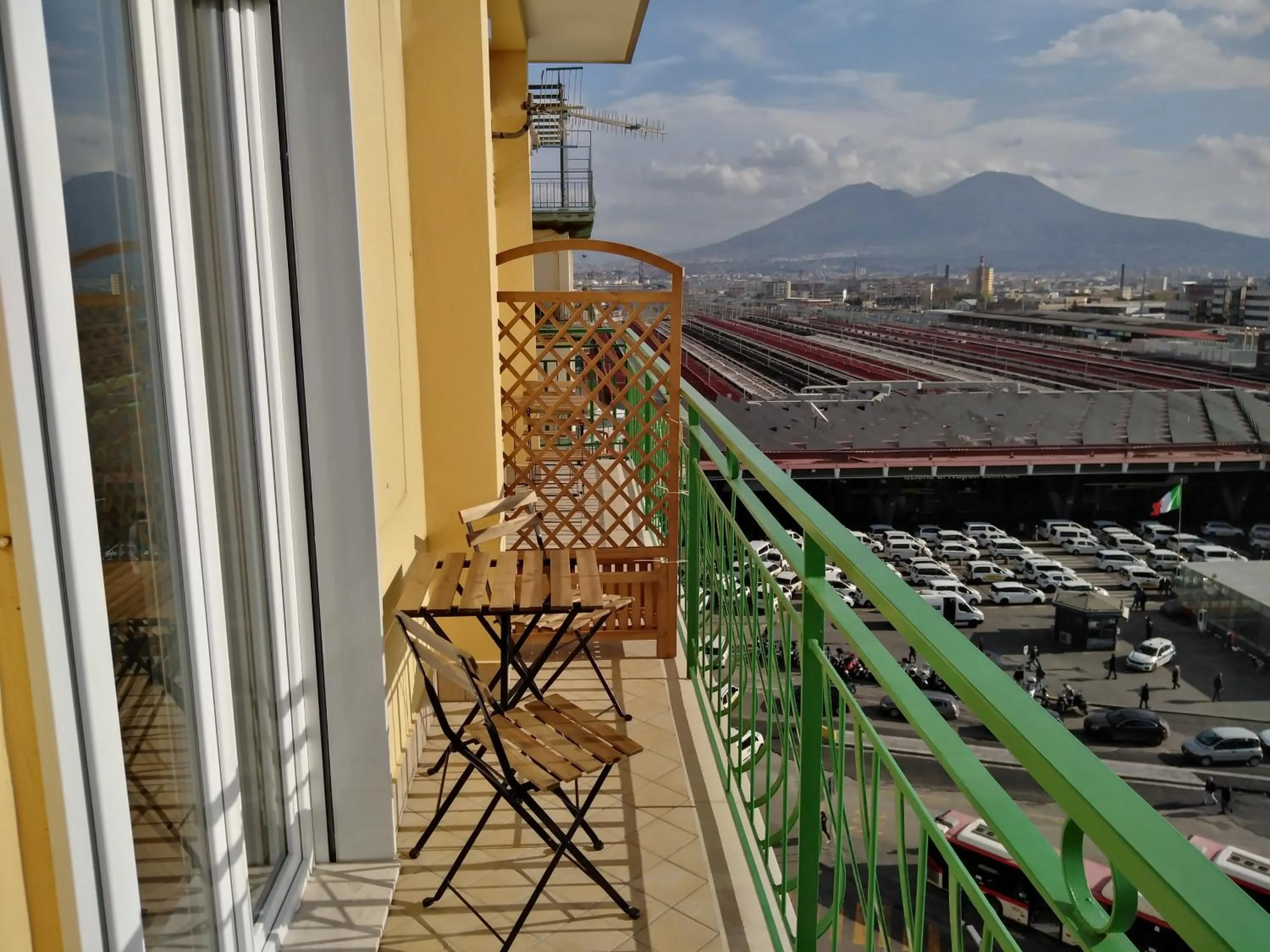 Delia Rooms & Gallery