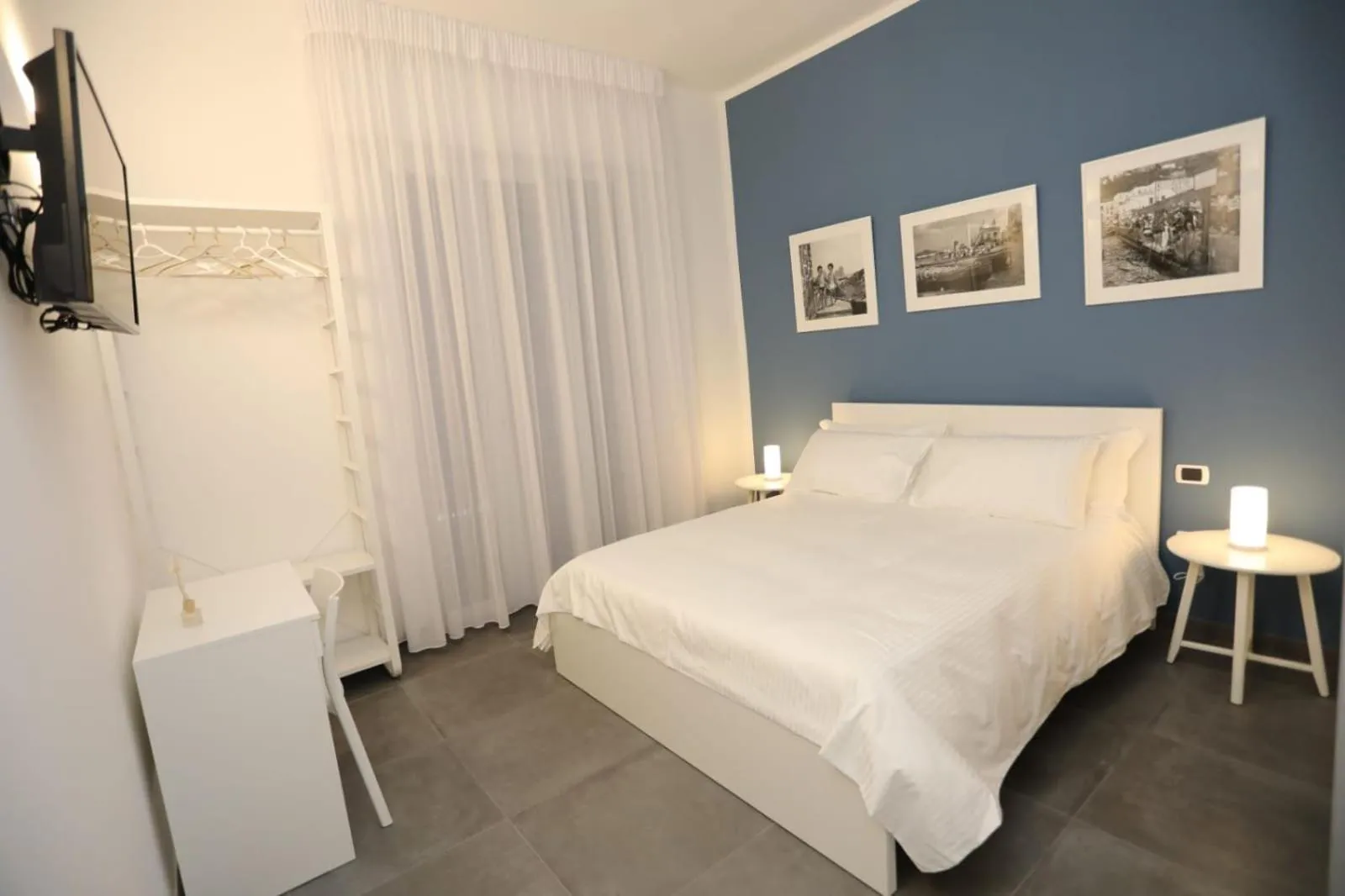 Bed in Delia Rooms & Gallery