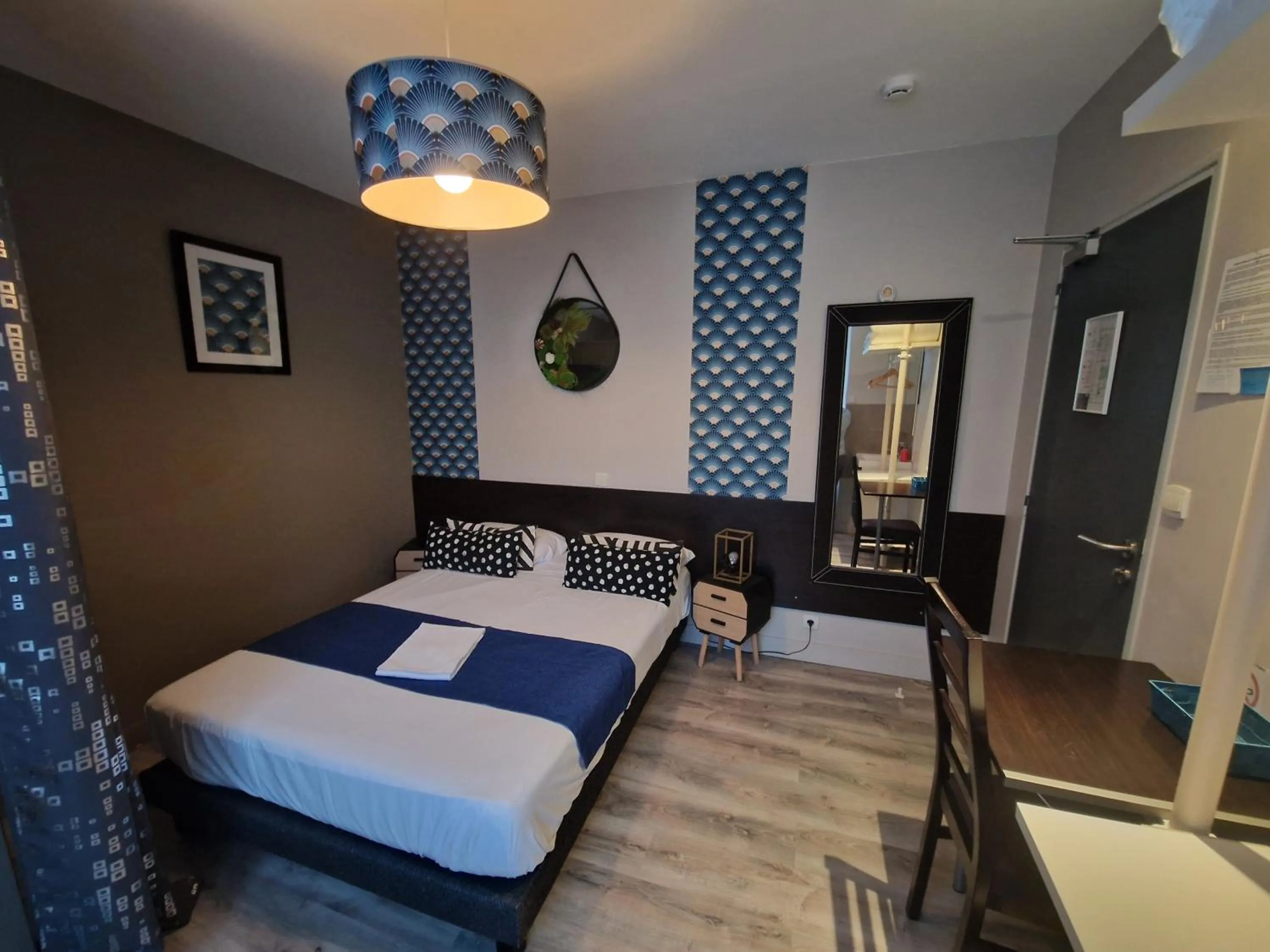 Bed in Hotel Saint François Précigné Soirée étape sur demande Proche Sablé-sur-Sarthe