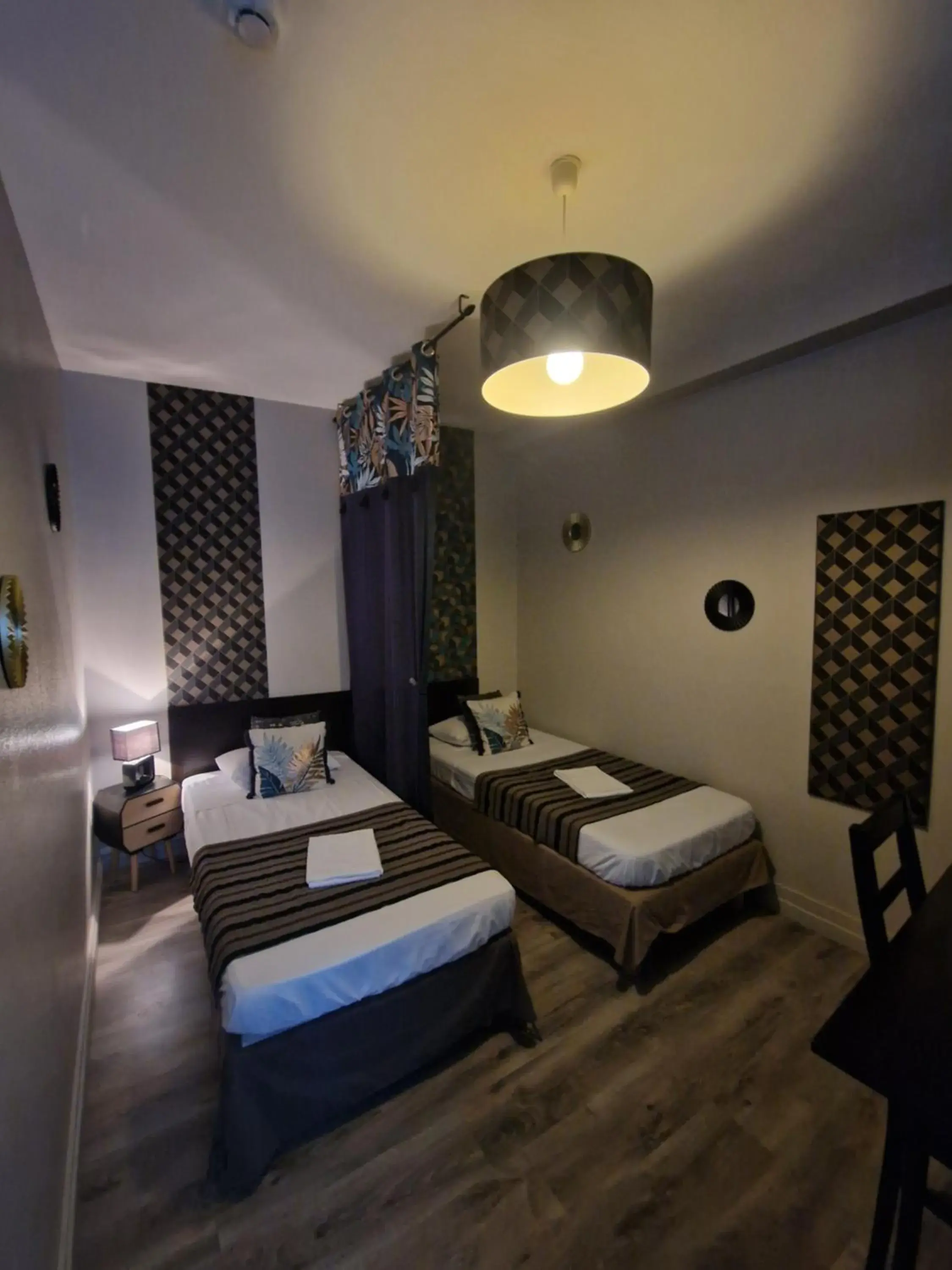 Double or Twin Room with City View in Hotel Saint François Précigné Soirée étape sur demande Proche Sablé-sur-Sarthe Double or Twin Room with City View in Hotel Saint François Précigné Soirée étape sur demande Proche Sablé-sur-Sarthe