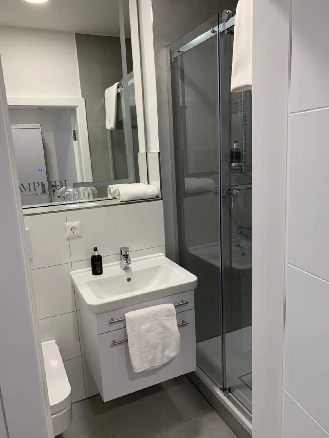 Bathroom in Amplidi Hotel Hannover