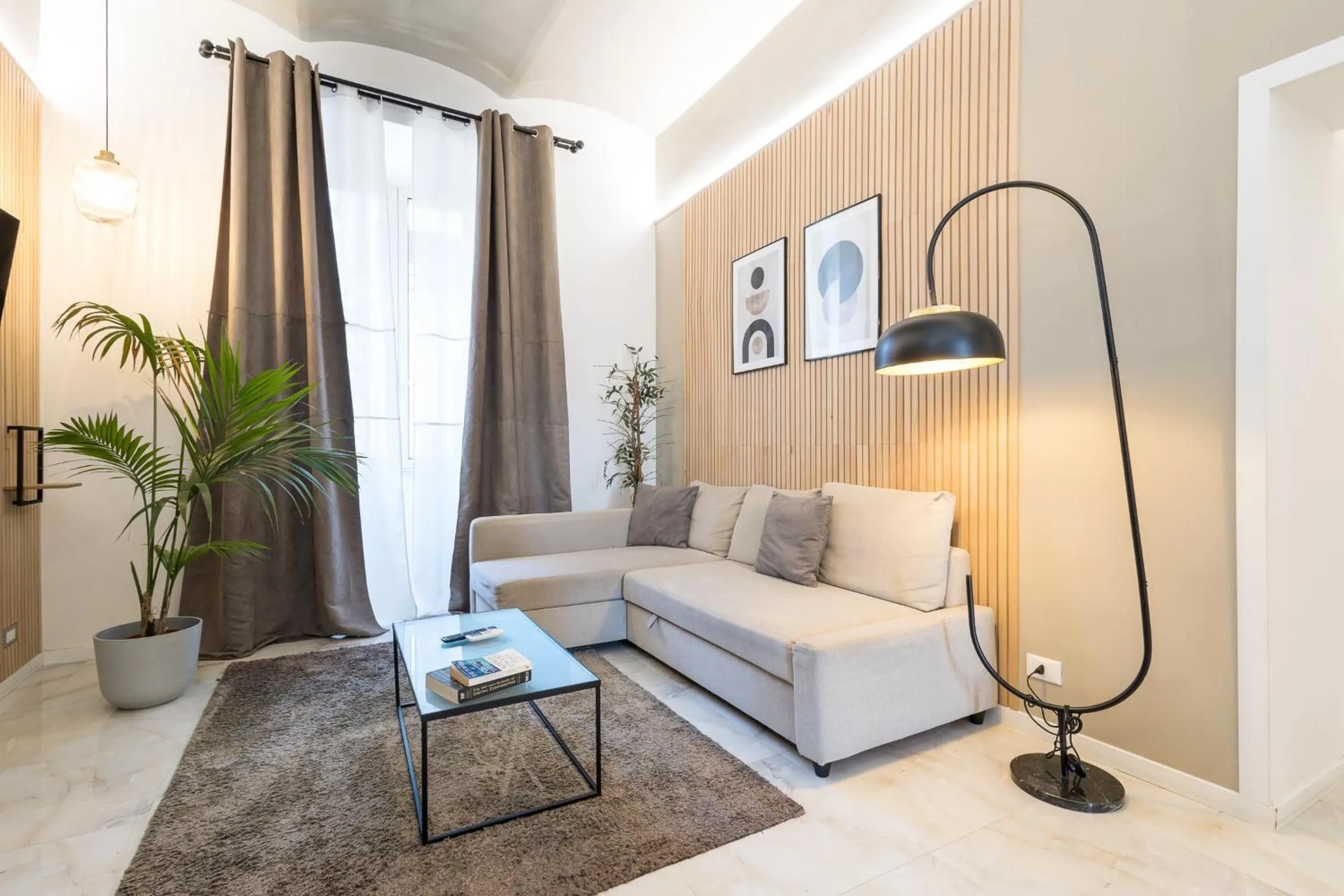 Living room in DrsRome - Roman's Ruins Colosseum