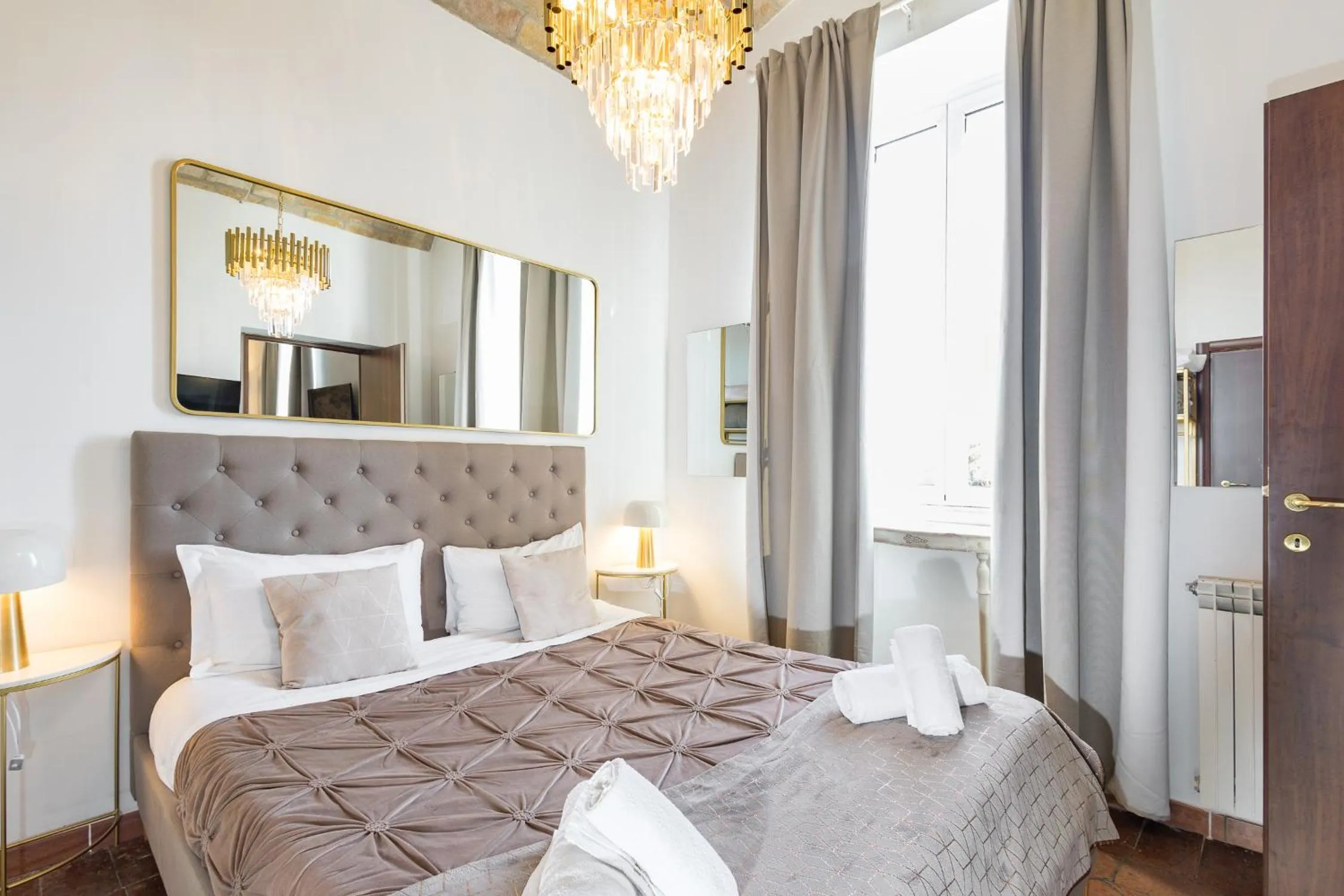 Bedroom, Bed in DrsRome - Roman's Ruins Colosseum